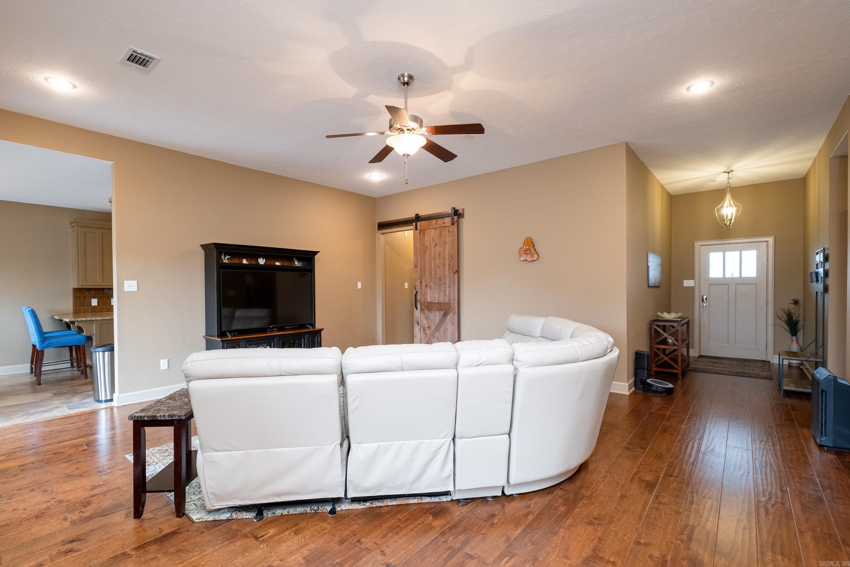 CHAPEL CREEK - Residential