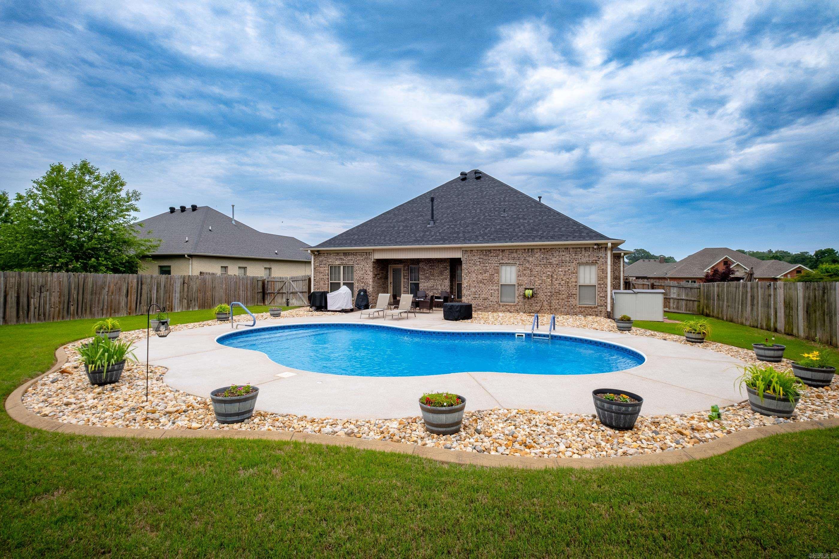 CHAPEL CREEK - Residential