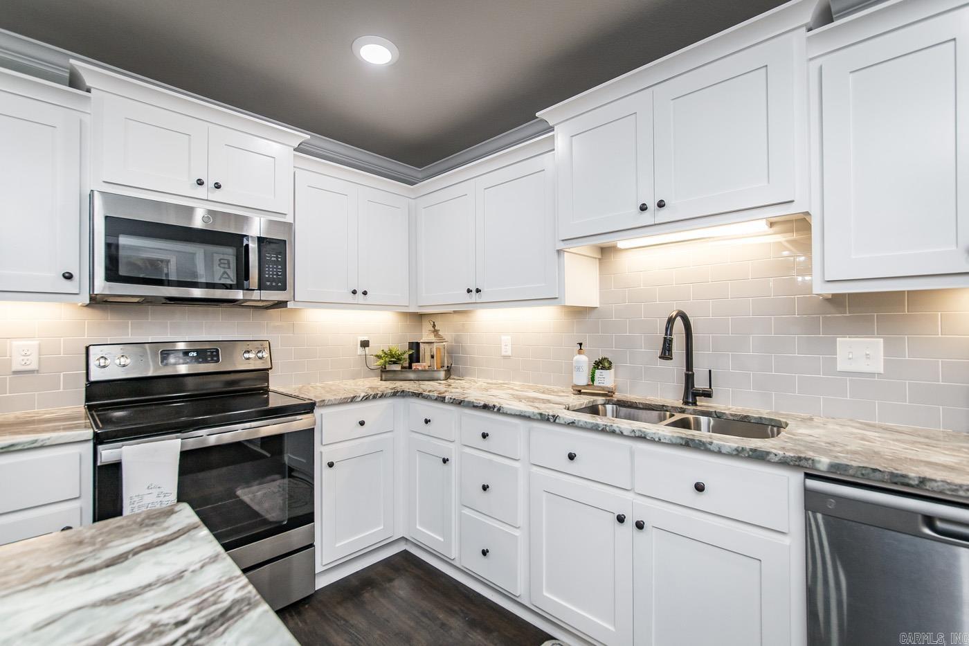 HERITAGE MEADOWS - Residential