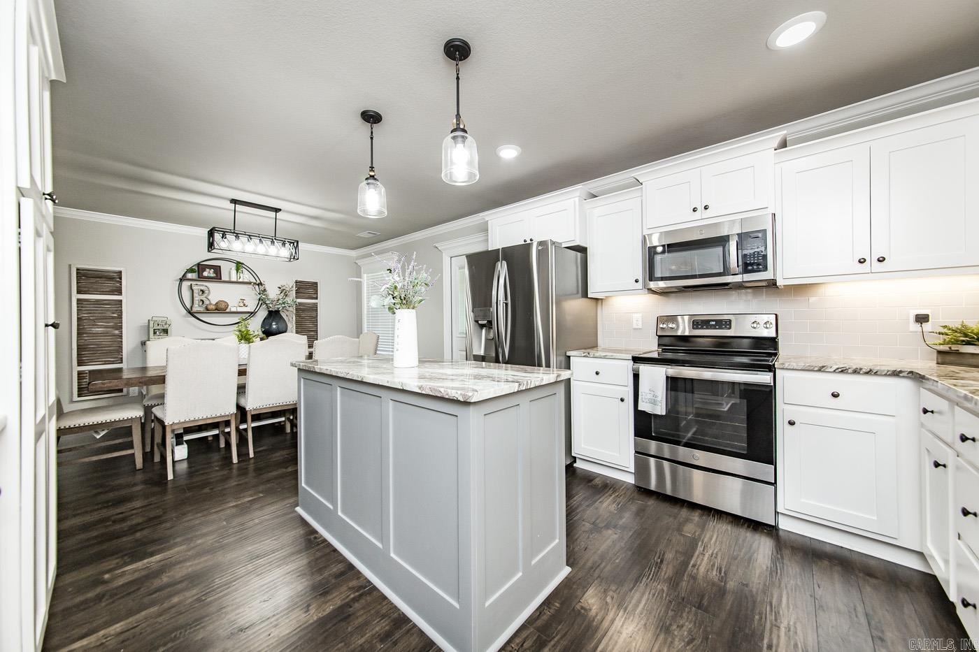 HERITAGE MEADOWS - Residential