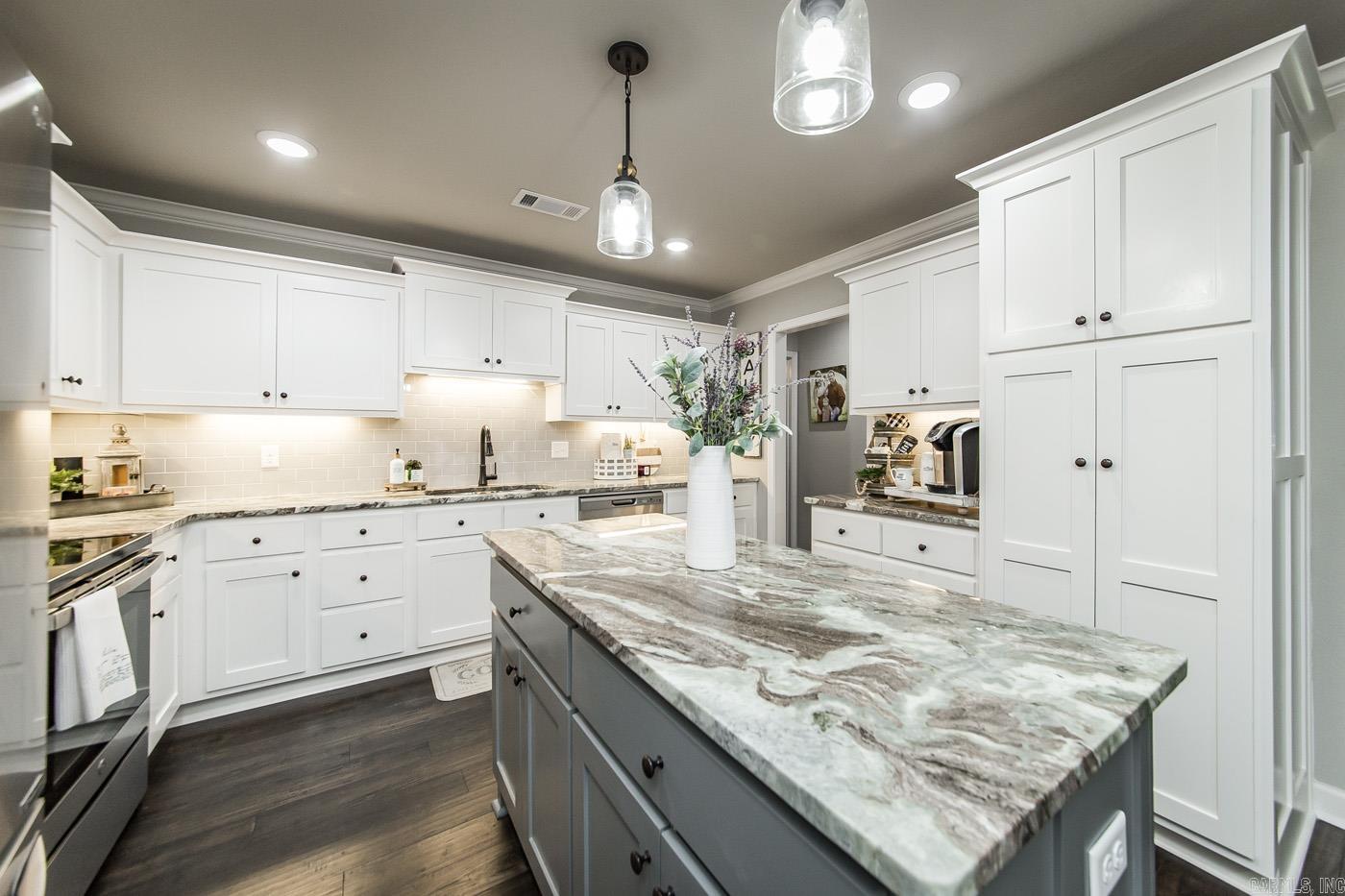 HERITAGE MEADOWS - Residential