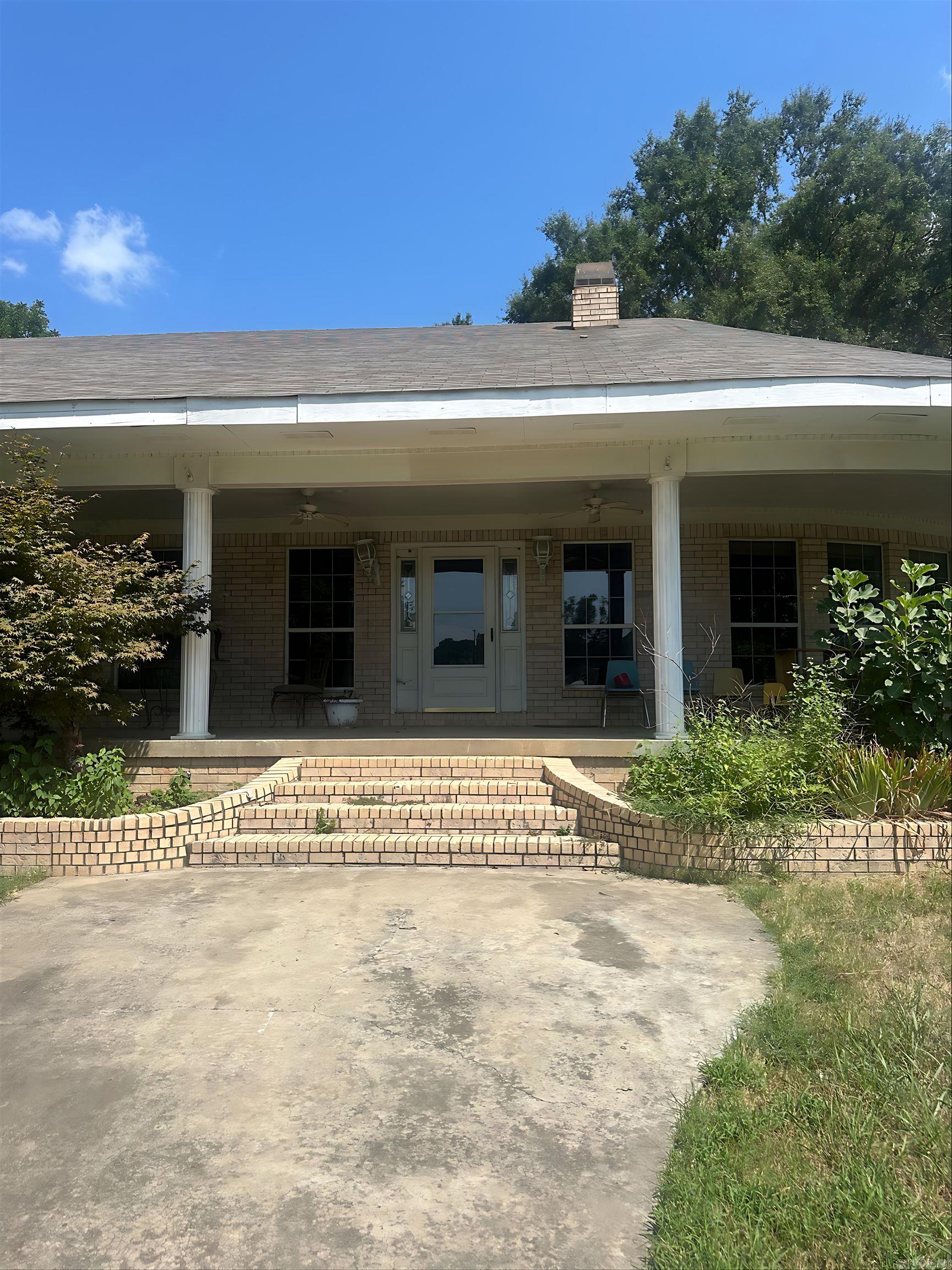 Charming 3-Bedroom Home on 3.19 Acres with Bonus Room & Scenic Views Donāt miss this opportunity to own a beautiful 3-bedroom, 2.5-bath home just outside of Conway, nestled on a serene 3.19-acre lot. This property features a bonus room that can easily serve as a 4th bedroom, office, or guest spaceāoffering plenty of room to grow. Enjoy peaceful country living with two picturesque ponds on the perimeter of the property, and a charming fountain driveway that leads to a spacious 2-car garage. With a little TLC and your personal touch, this home has the potential to become your dream oasis. Located in the rapidly growing Greenbrier area, you'll benefit from access to highly regarded school districts, making this an ideal home for families. Whether you're looking for space, tranquility, or the perfect place to make your own, this home checks all the boxes.