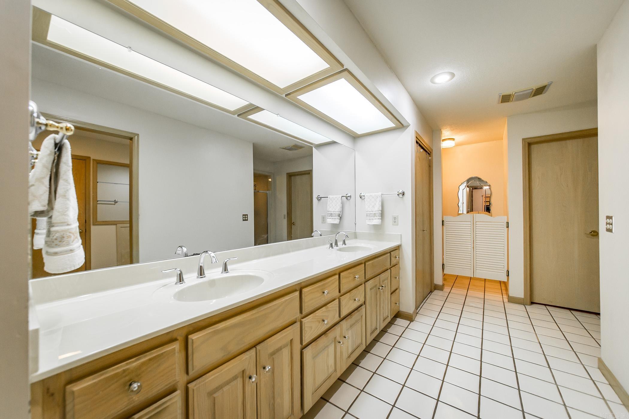 Riviera Cove-Lake - Residential