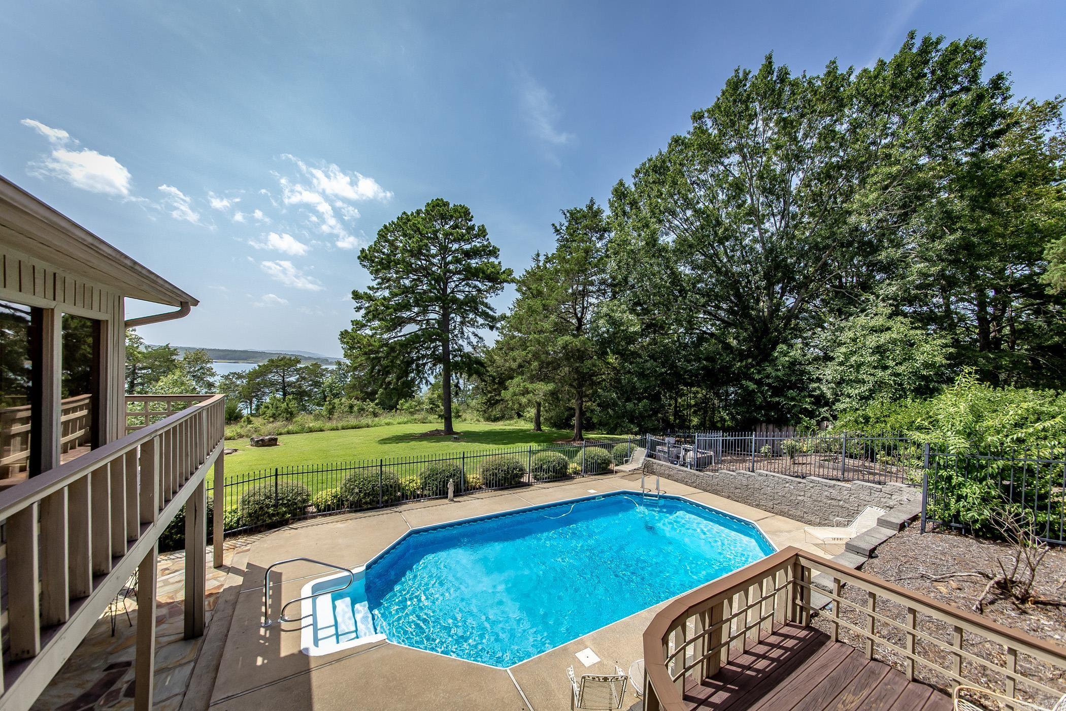 Riviera Cove-Lake - Residential