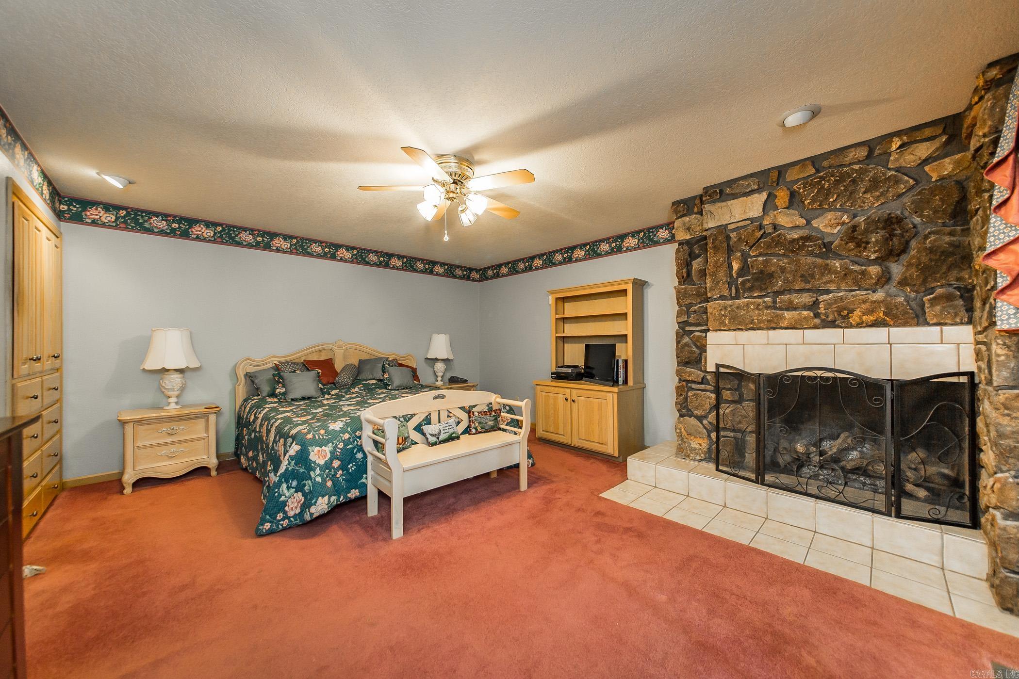 Riviera Cove-Lake - Residential