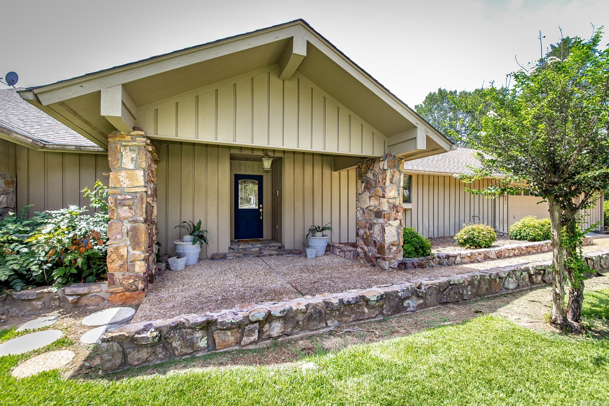 Riviera Cove-Lake - Residential