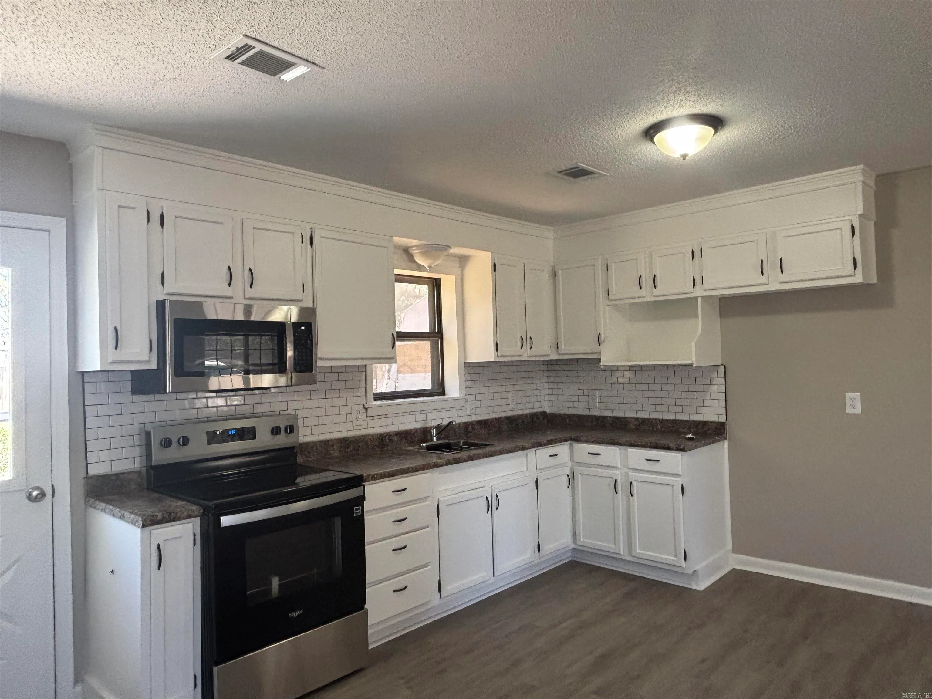 Lonoke, Arkansas 72086, United States, 3 Bedrooms Bedrooms, ,2 BathroomsBathrooms,Residential,Active,100085