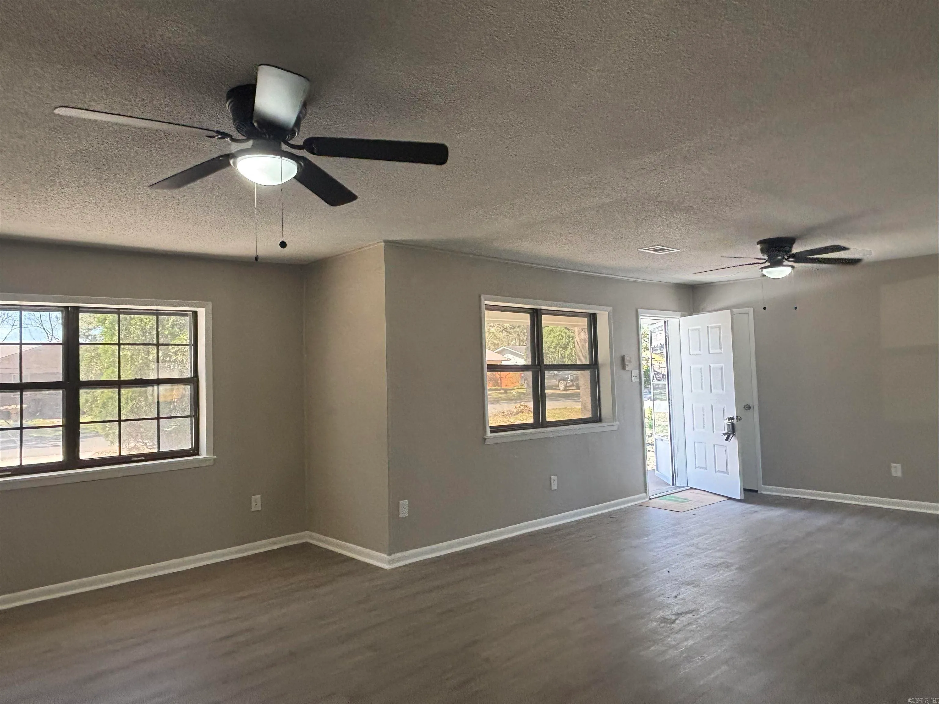 Lonoke, Arkansas 72086, United States, 3 Bedrooms Bedrooms, ,2 BathroomsBathrooms,Residential,Active,100085