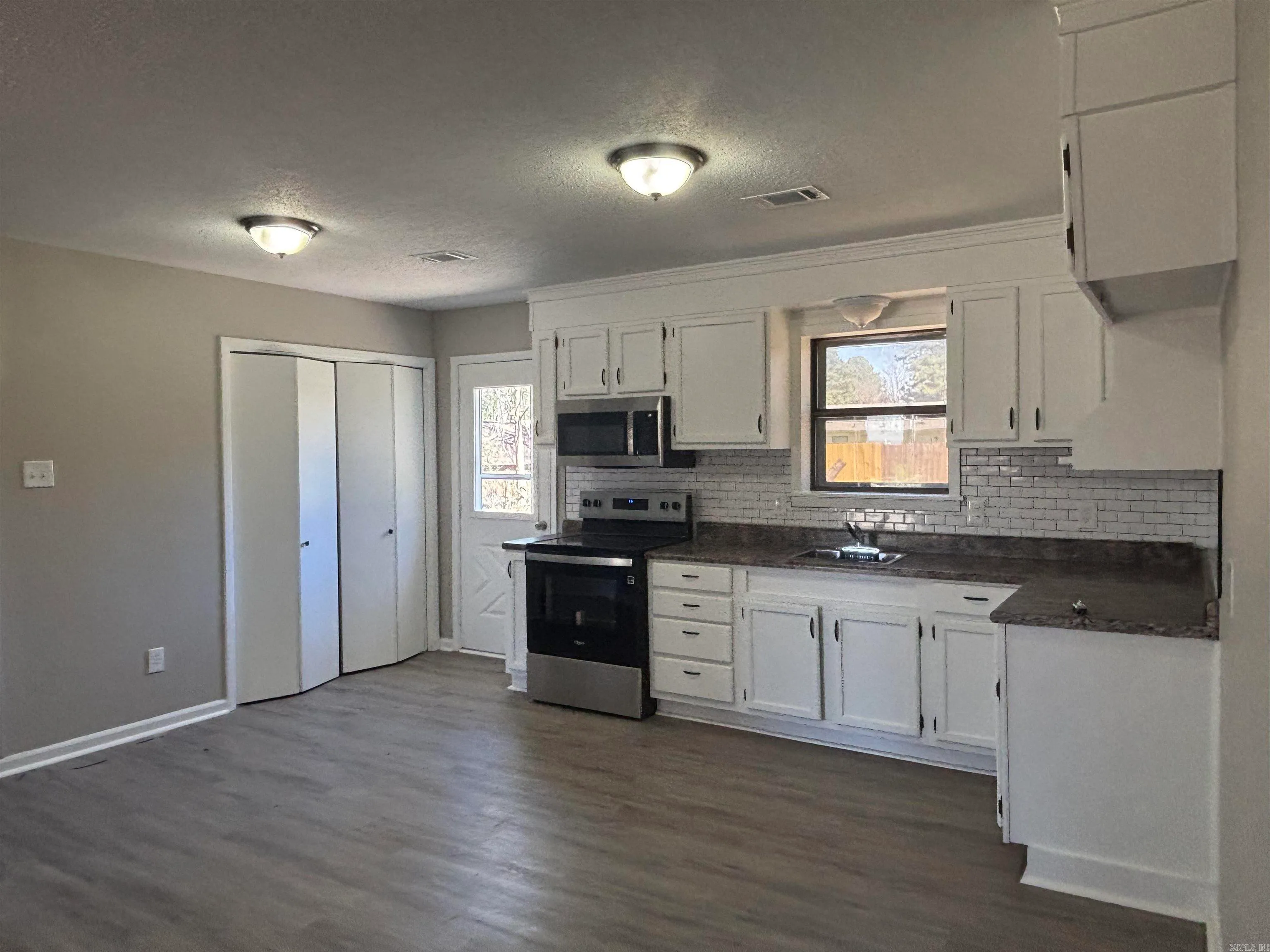 Lonoke, Arkansas 72086, United States, 3 Bedrooms Bedrooms, ,2 BathroomsBathrooms,Residential,Active,100085