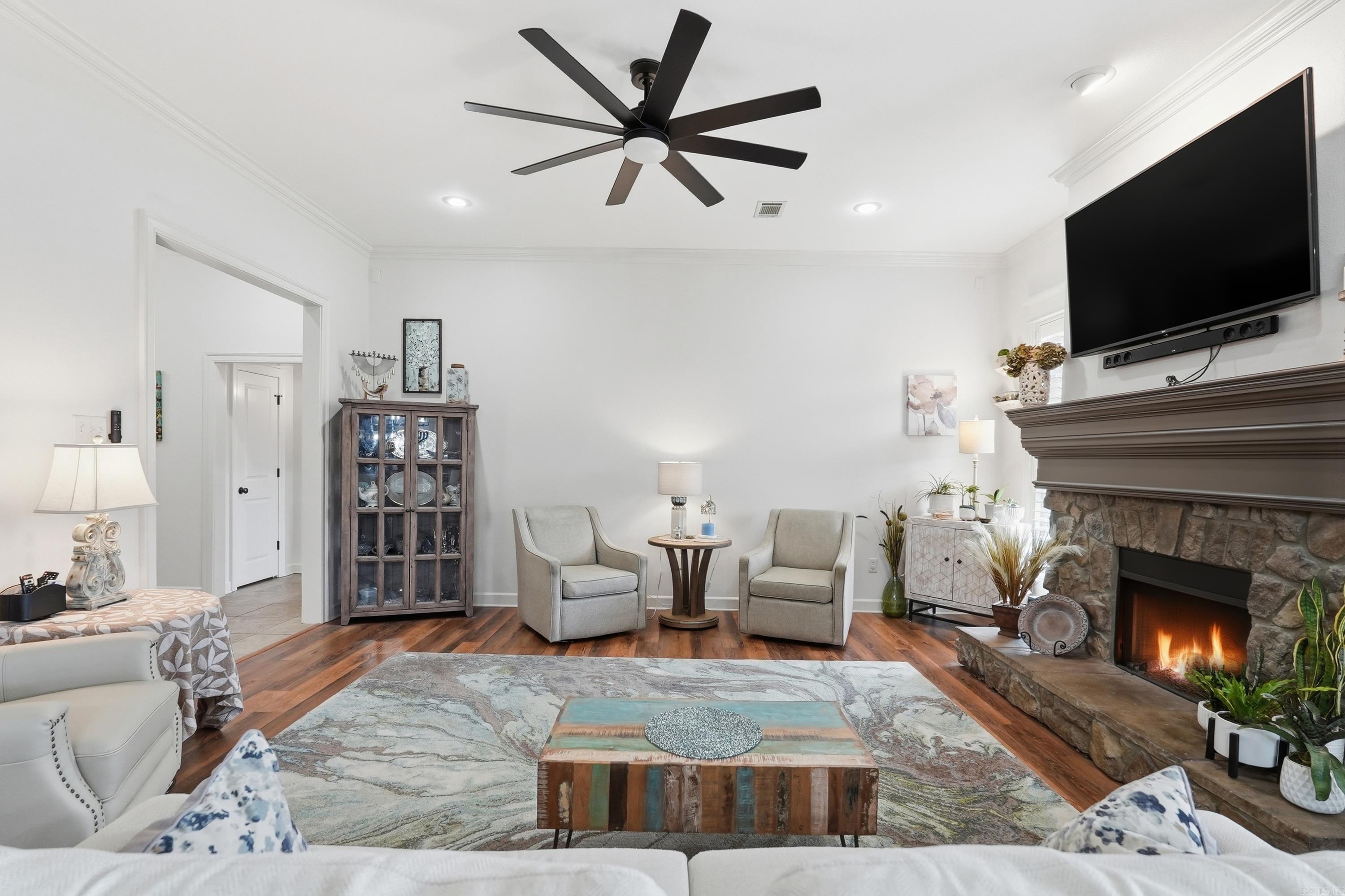 CANTERBURY PLACE - Residential