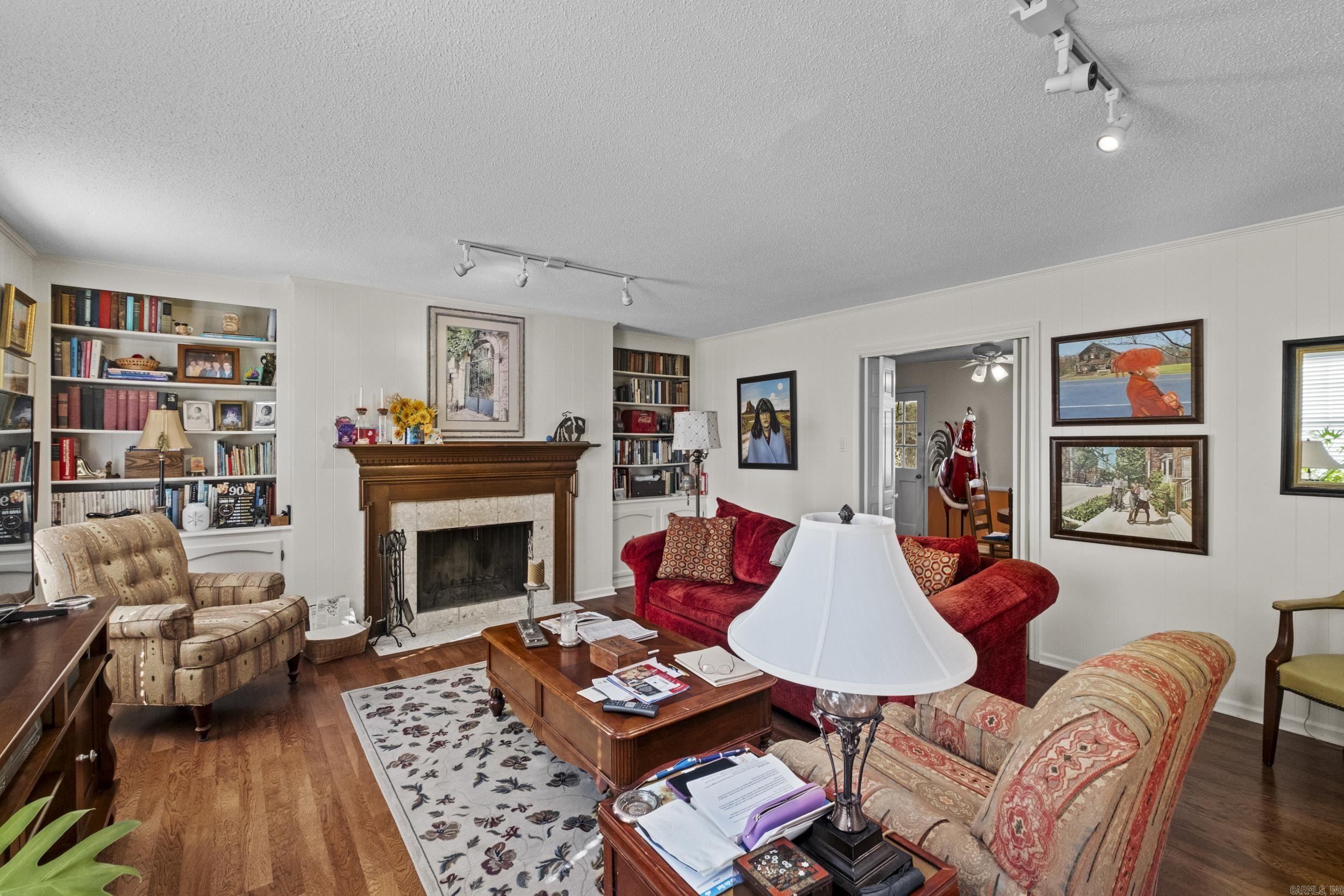 LAKEWOOD NE - Residential