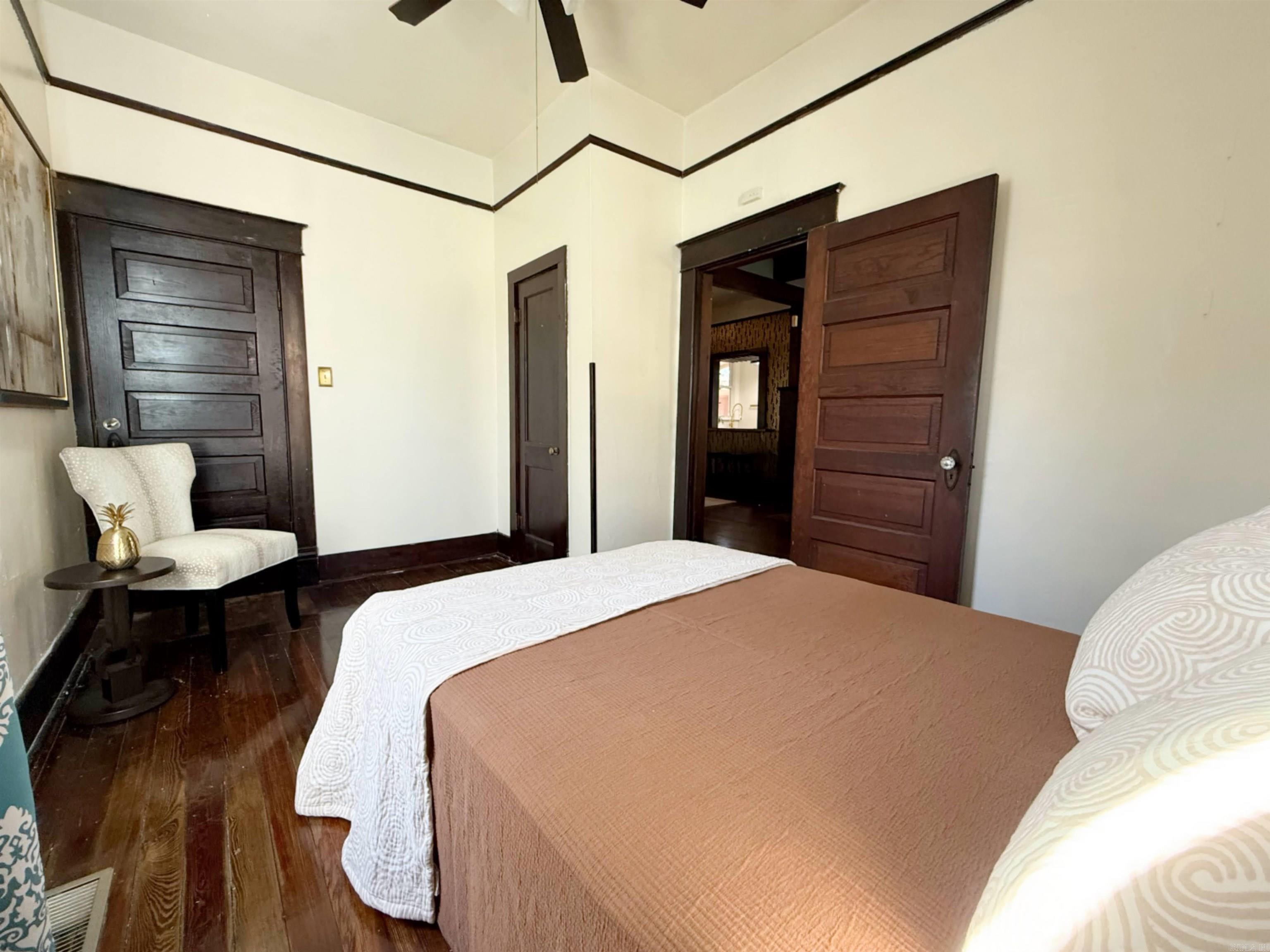 ELMHURST - Residential