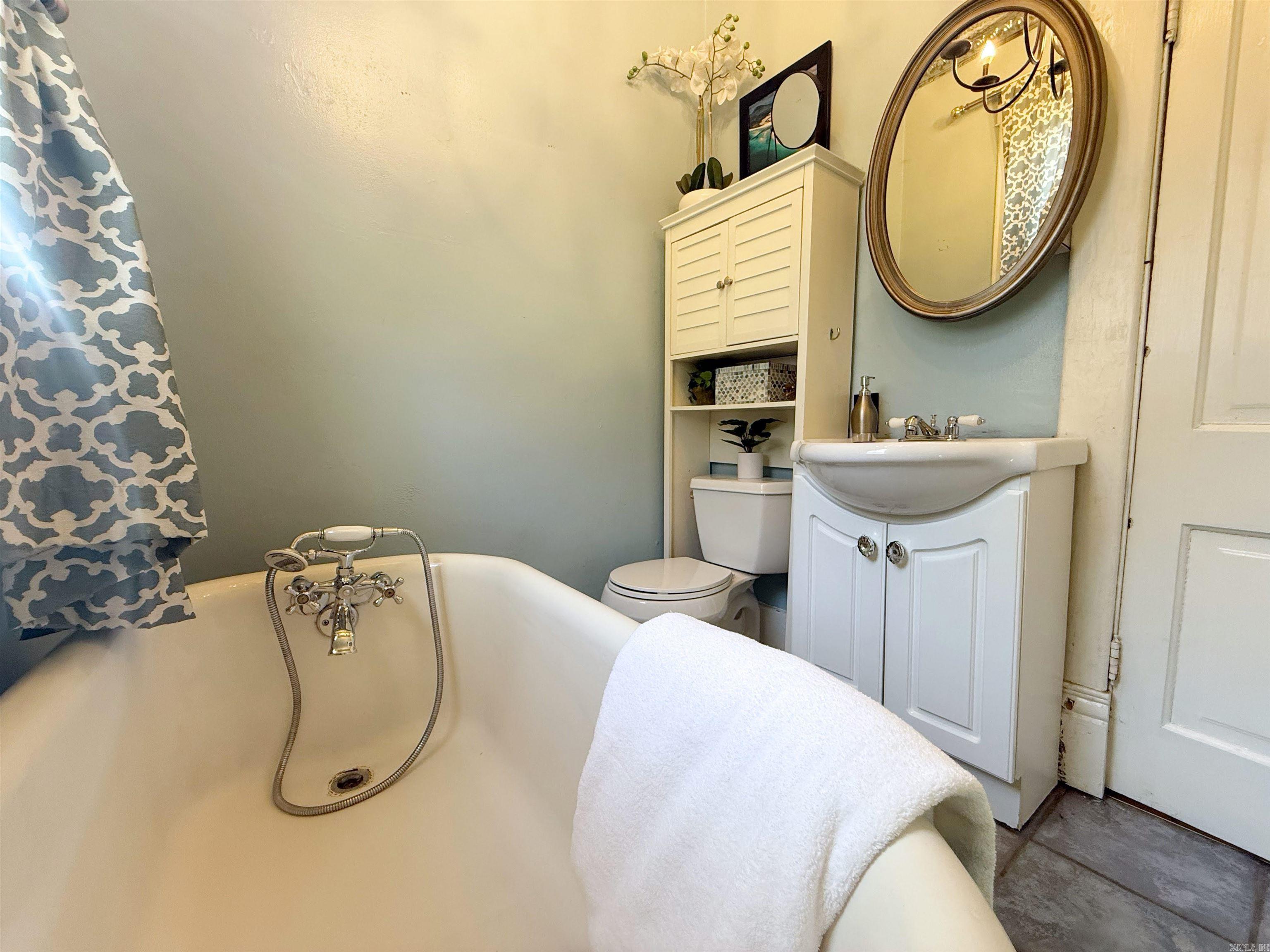 ELMHURST - Residential