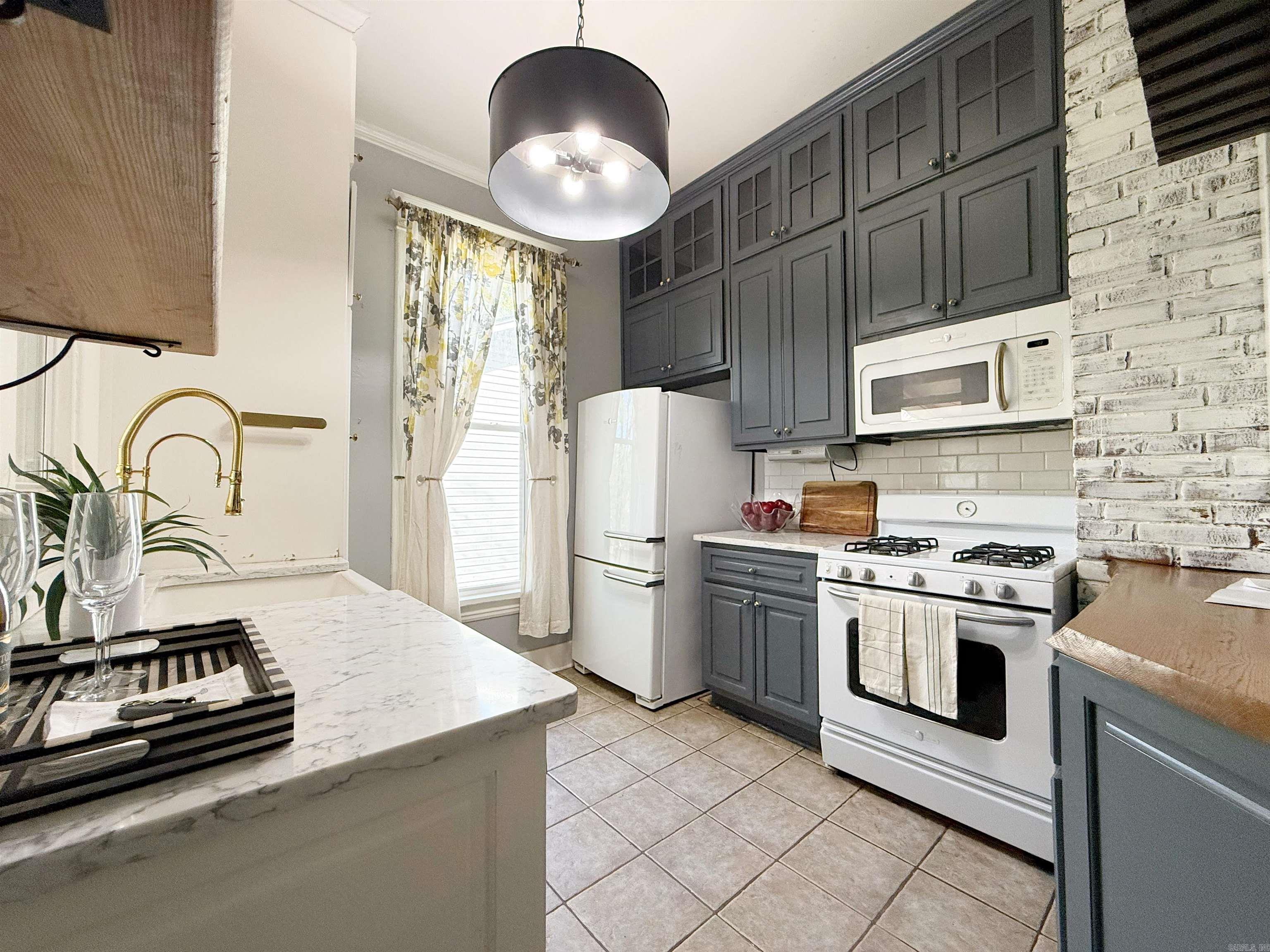 ELMHURST - Residential