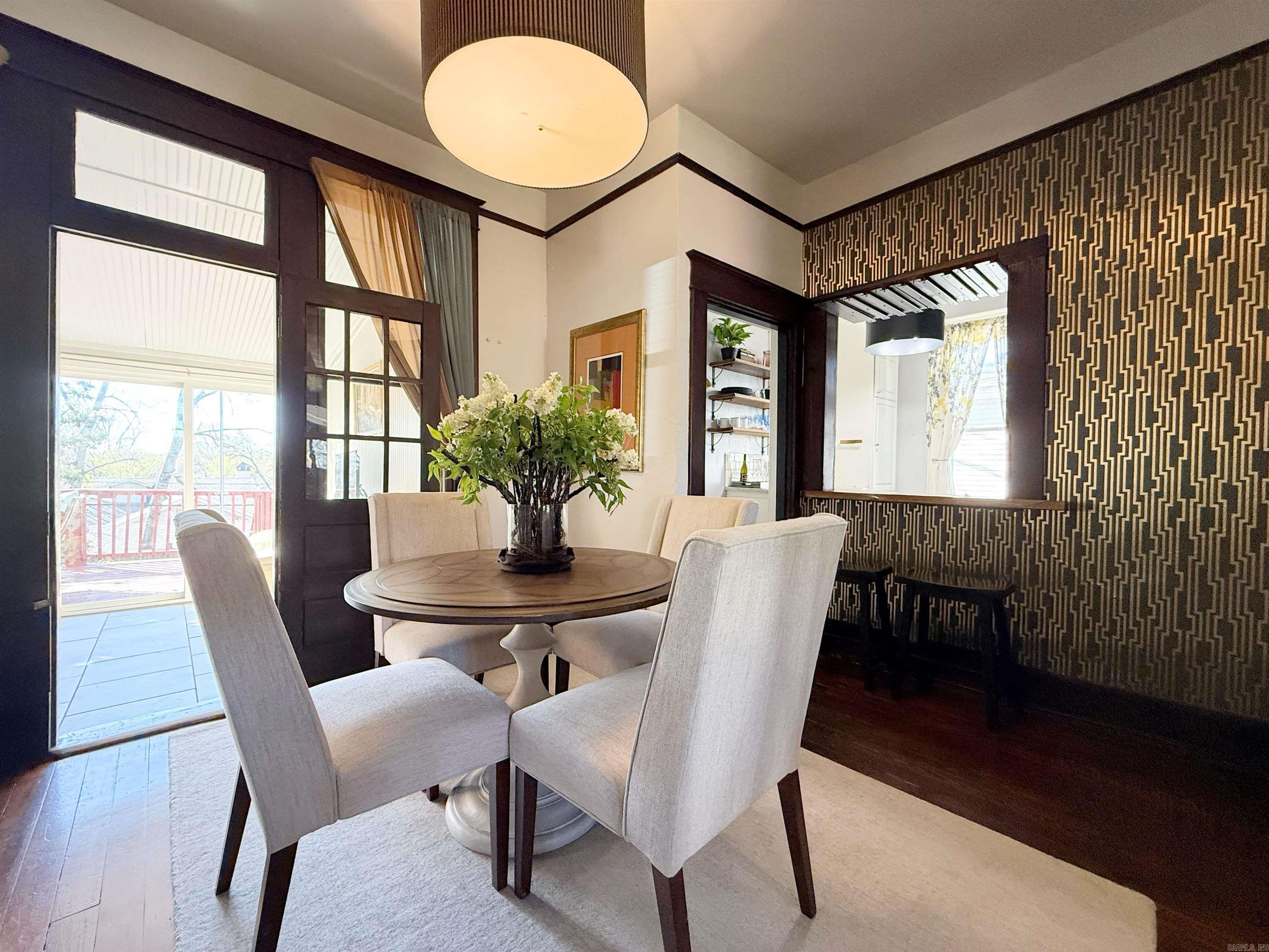 ELMHURST - Residential