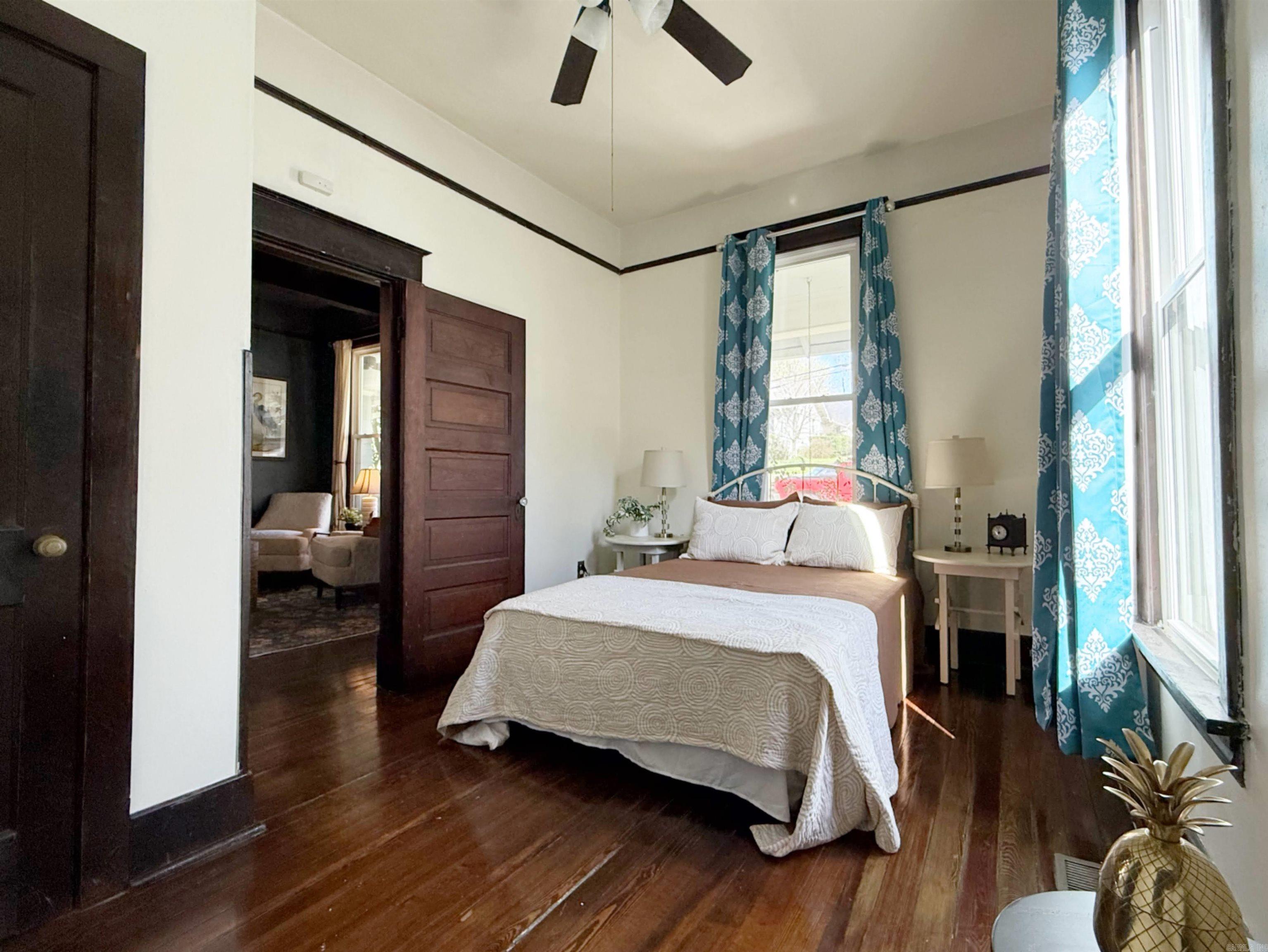 ELMHURST - Residential