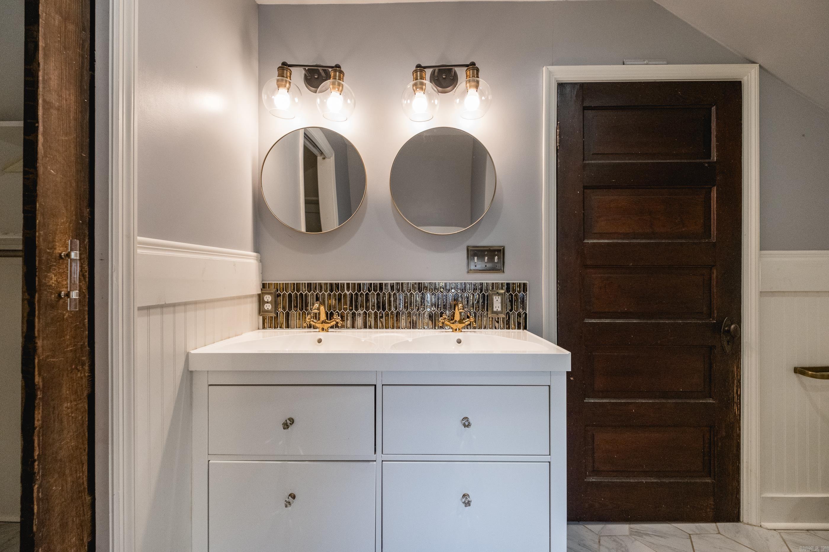 ELMHURST - Residential