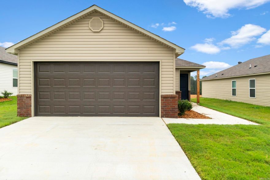 Explore the inviting Cooper plan, distinguished by its charming covered front entry and meticulously landscaped front yard that enhances its curb appeal. This home boasts an open floor plan, encompassing 3 bedrooms and 2 bathrooms, ideal for comfortable living. The spacious family room serves as a central gathering space, perfect for relaxation and entertainment. The dining area seamlessly integrates with a well-appointed kitchen, complete with energy-efficient appliances, generous counter space, and a spacious pantry, catering to the needs of every home chef. Discover more about this delightful home today and envision how it could complement your lifestyle! **SEE SHOWING REMARKS & AGENT REMARKS FOR IMPORTANT INFORMATION**