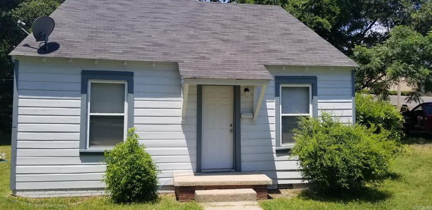 Available for rent: 2 bedroom 1 bath home. Washer/dryer hook ups. No pets allowed. Lease terms $600 deposit, $40 application fee. Apply online at c21prjxrentals.com