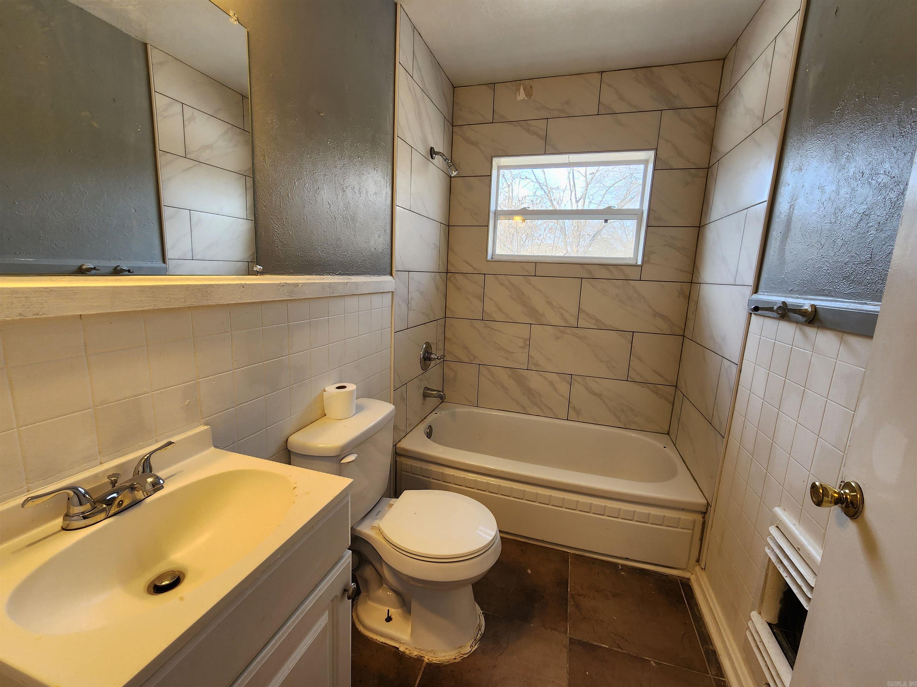 Holts Industrial - Residential Lease