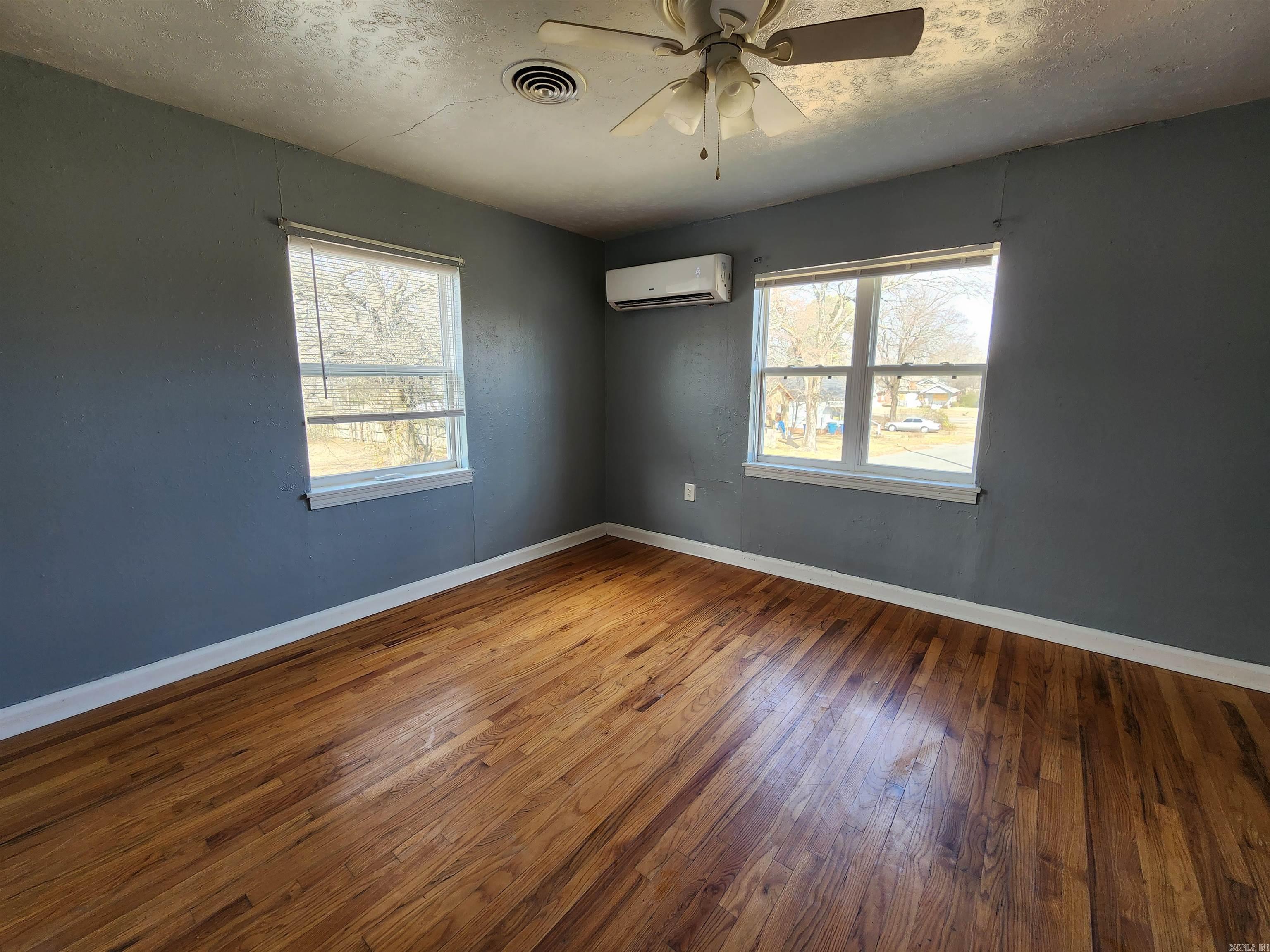 Holts Industrial - Residential Lease