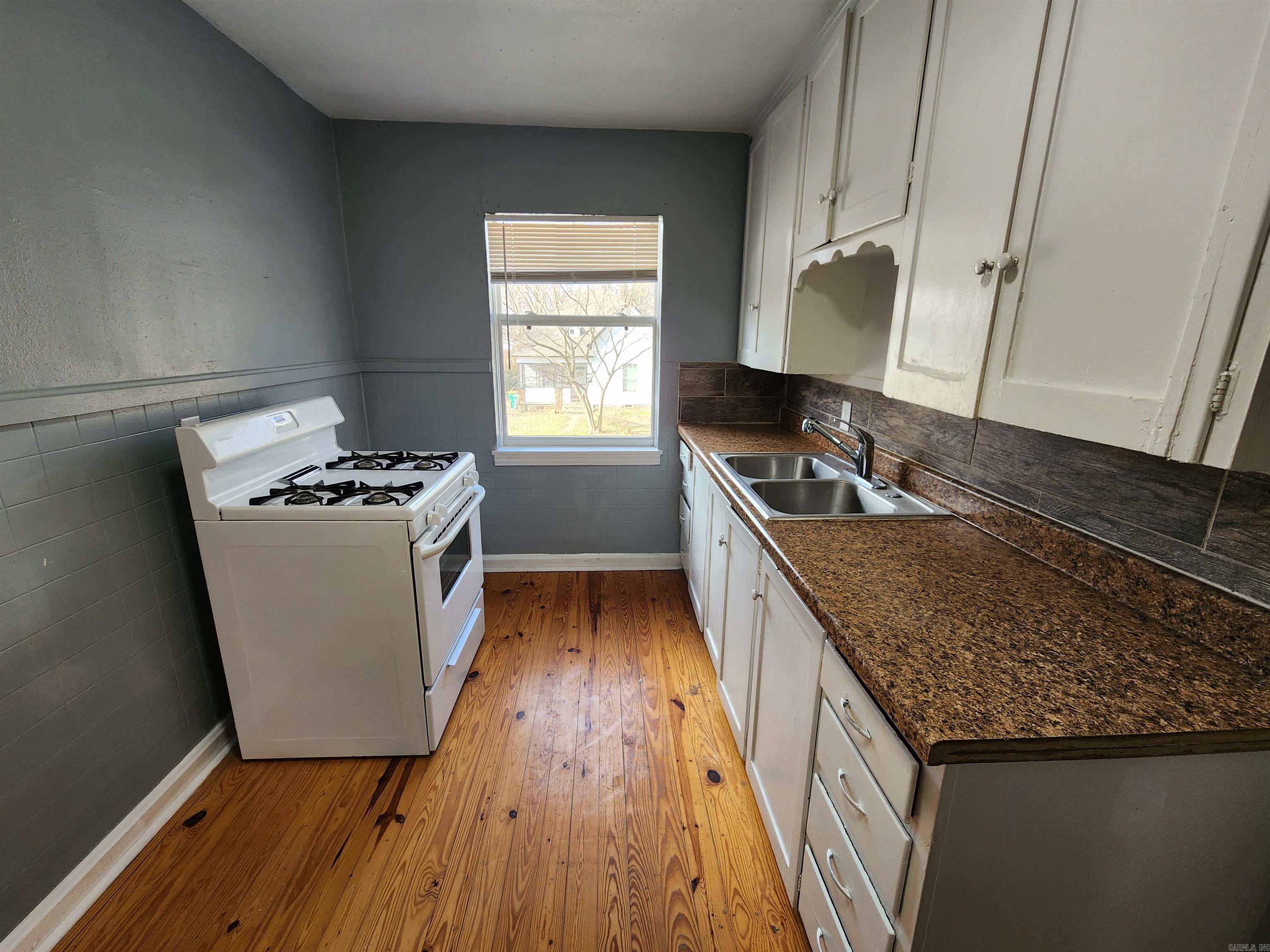 Holts Industrial - Residential Lease