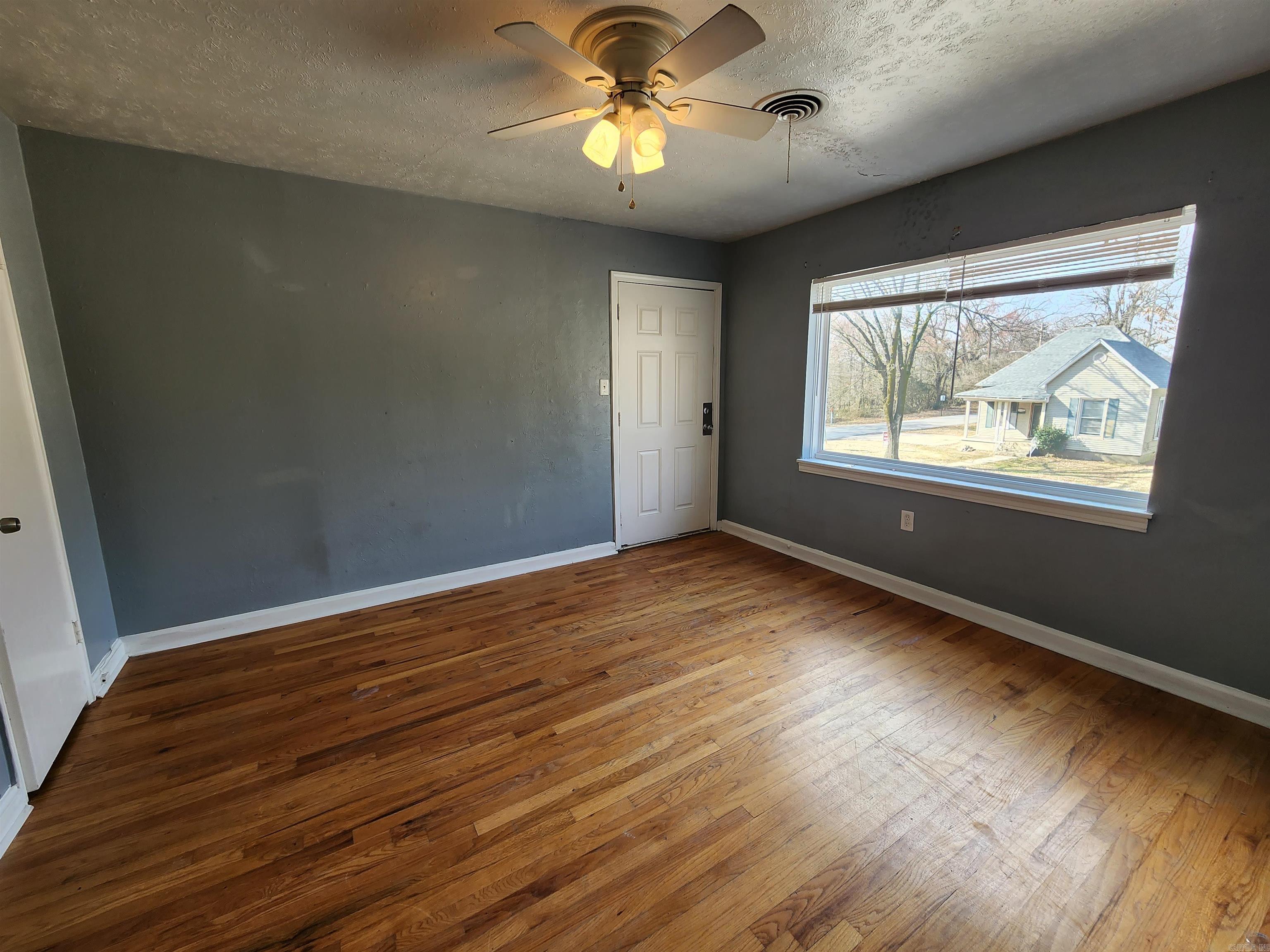 Holts Industrial - Residential Lease