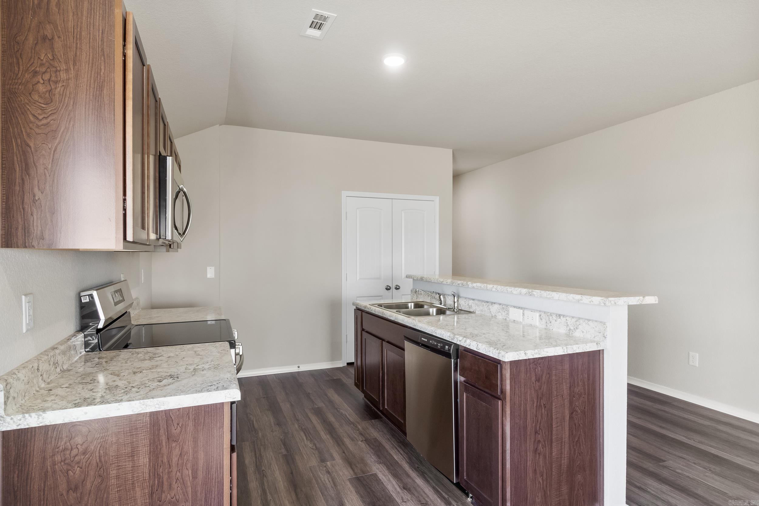 THE MEADOWS - Residential