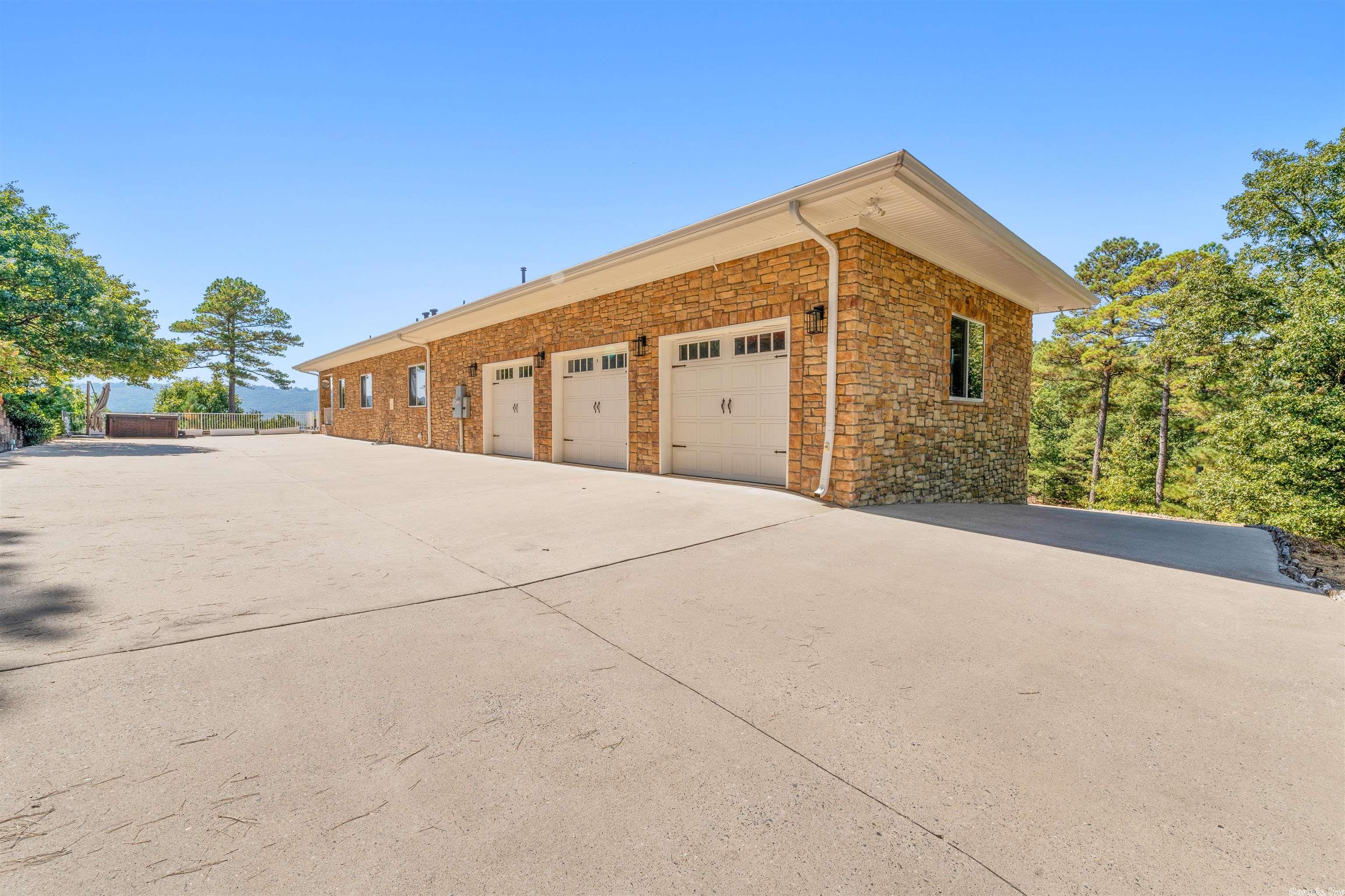 MAUMELLE HEIGHTS - Residential