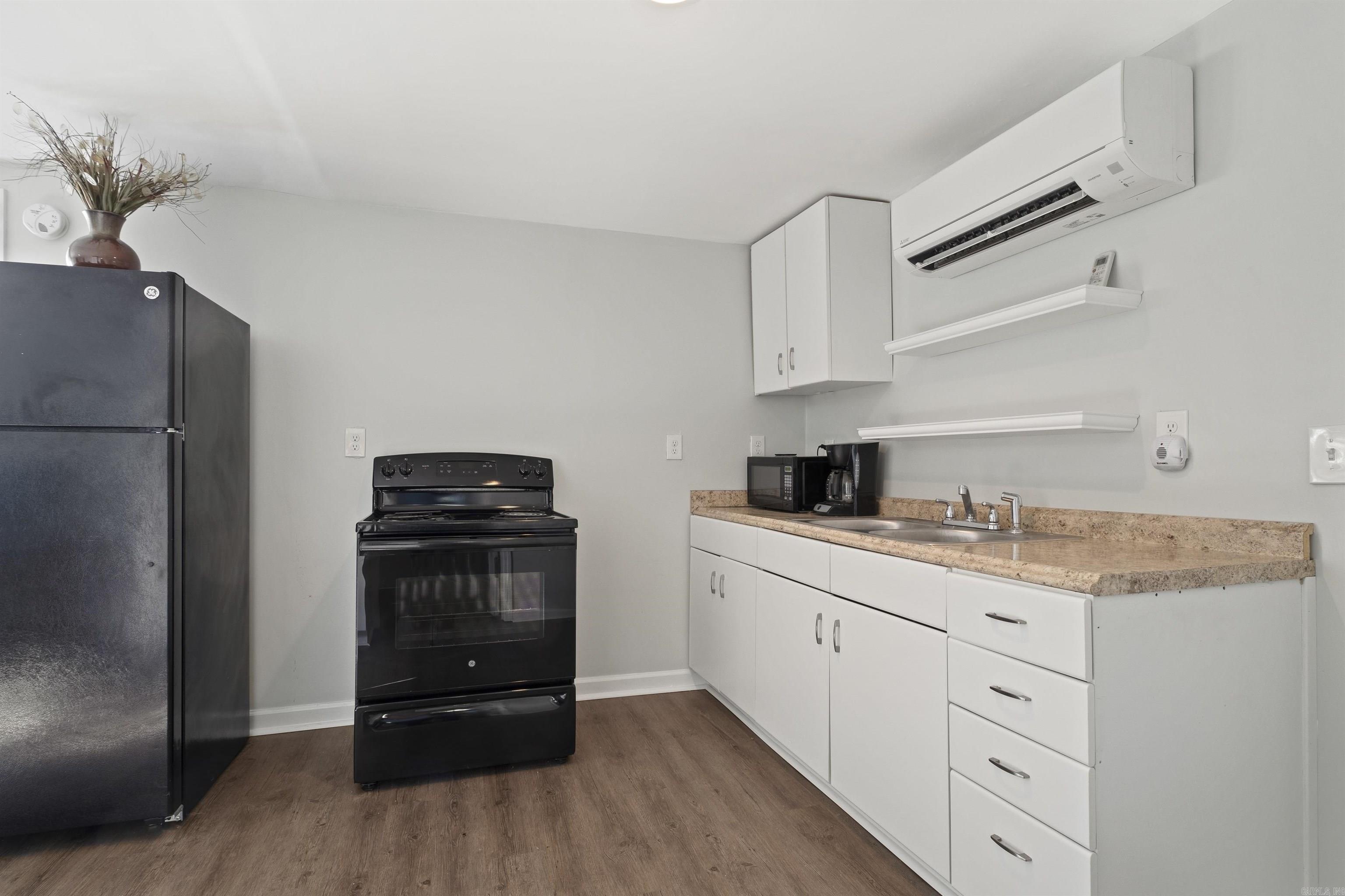 Inglewood - Residential Lease