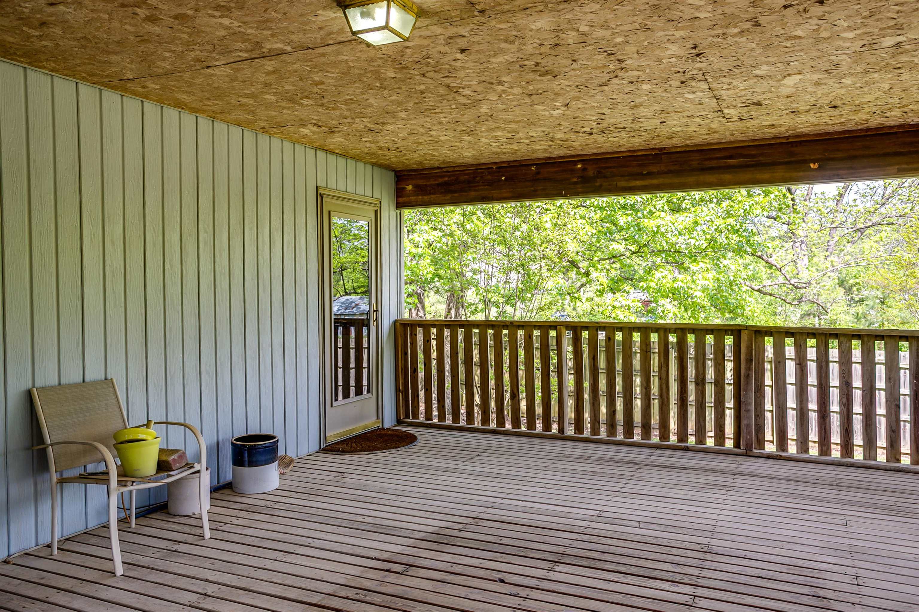 LAKE LORADO HEIGHTS - Residential