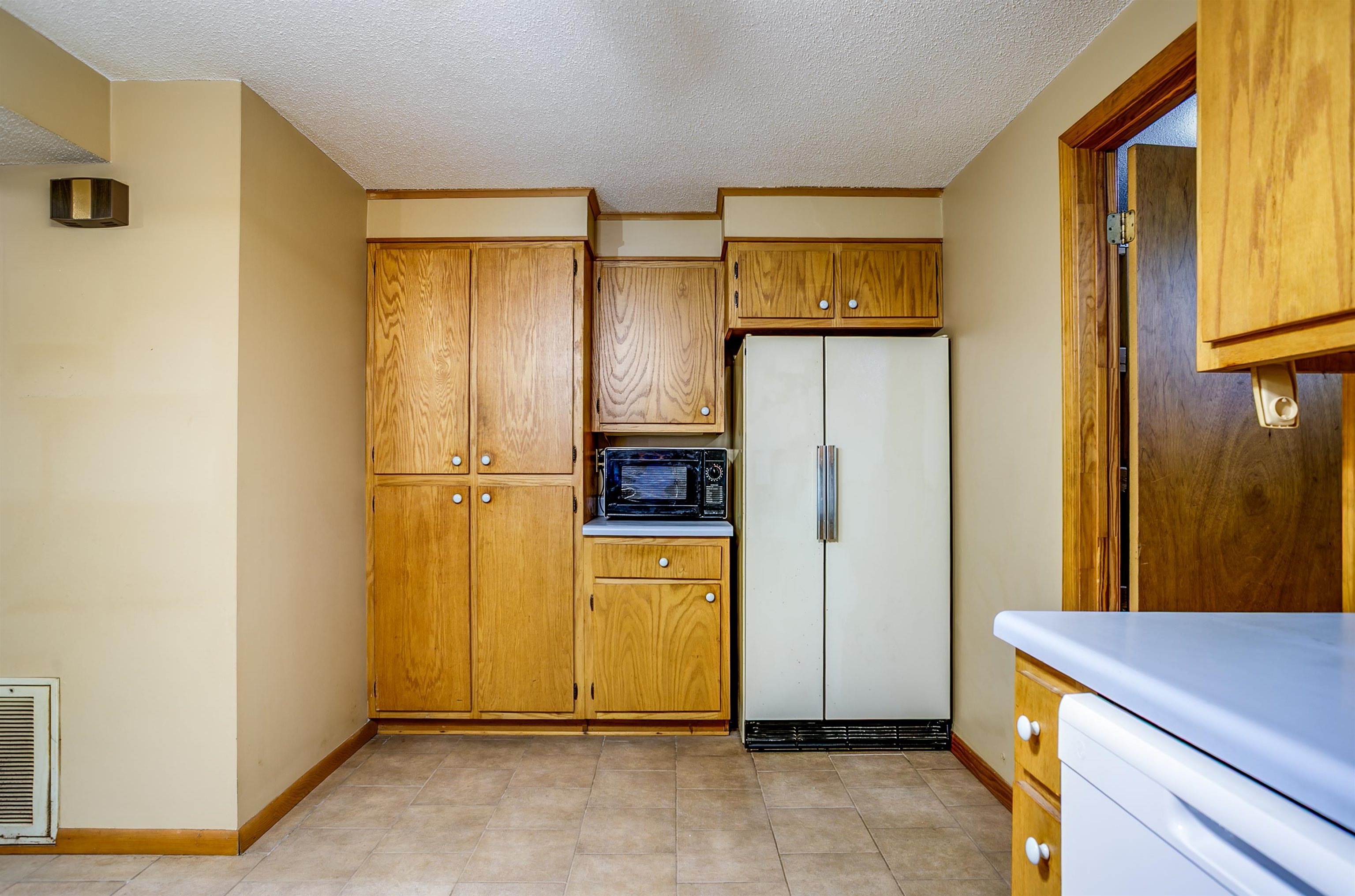 LAKE LORADO HEIGHTS - Residential