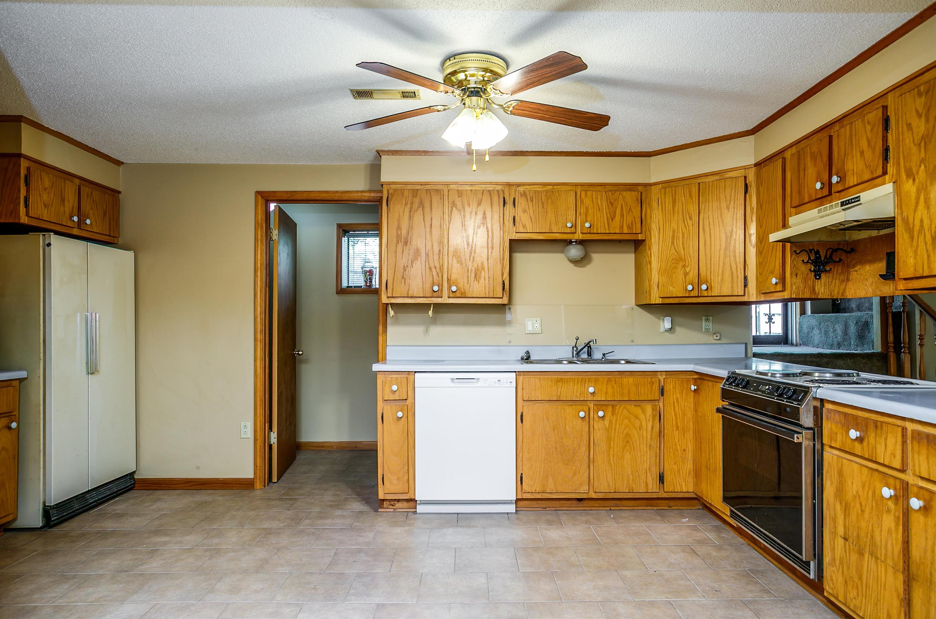 LAKE LORADO HEIGHTS - Residential