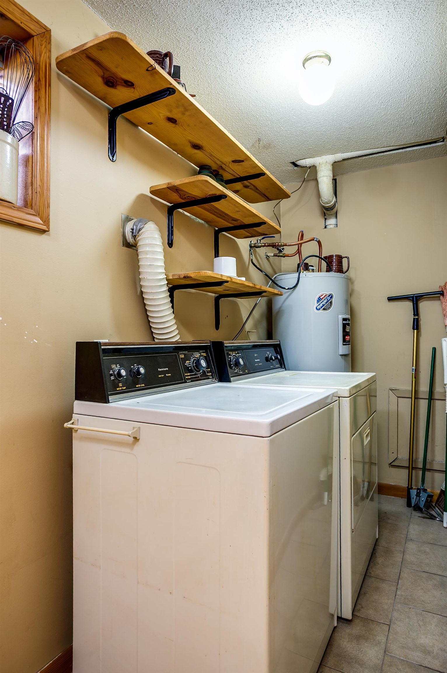 LAKE LORADO HEIGHTS - Residential