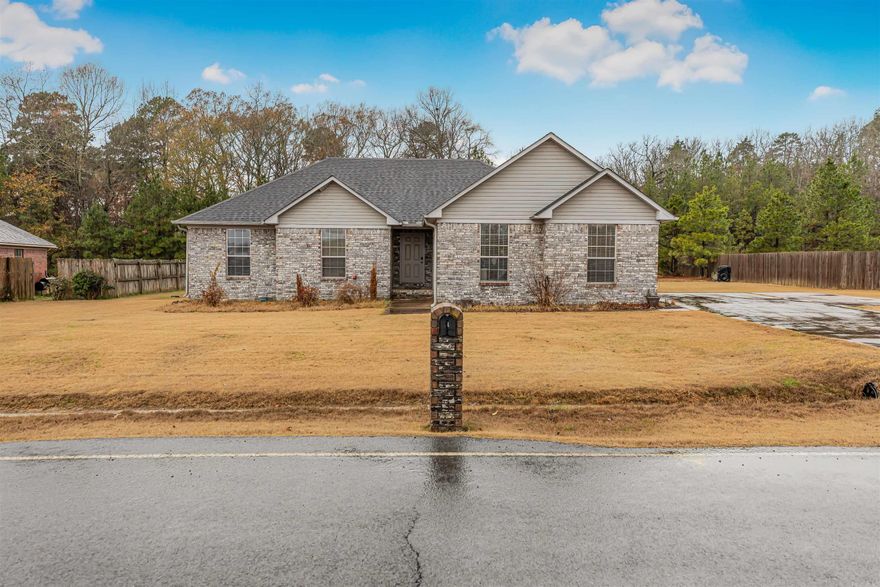 This well-maintained 3-bedroom, 2-bath home offers a comfortable layout with a dedicated office/den, spacious living area, and a functional kitchen with dining space. Enjoy added convenience with a pantry in the laundry room, ample storage, and a 2-car garage. Step outside to a large backyard with two patio areas—perfect for relaxing or entertaining. Located in a quiet cul-de-sac, residents also have access to a private boat ramp and waterfront pavilion. A great place to call home—schedule your tour today by calling or texting 501-764-8386 or 501-951-0057.