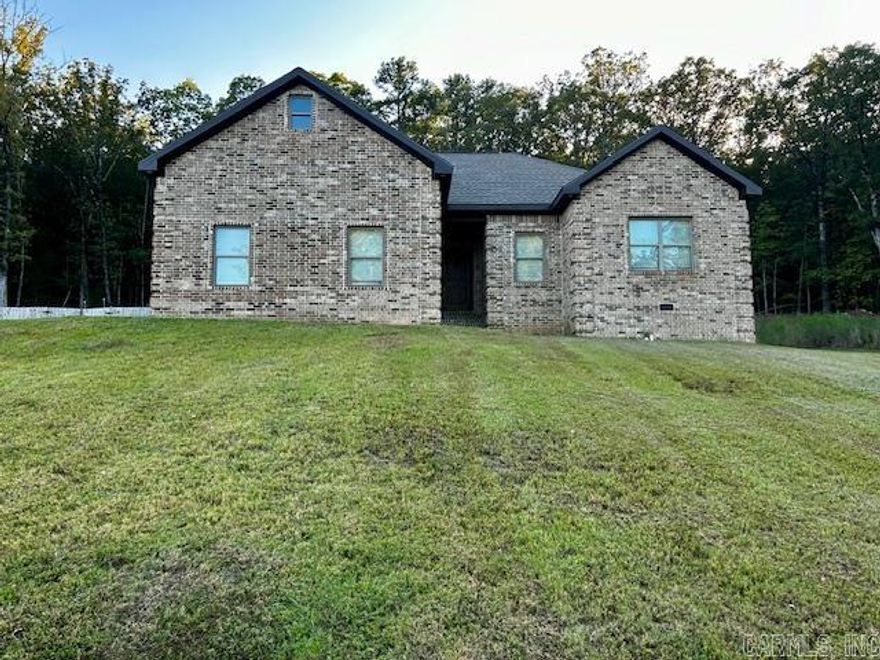 ''FIRST HOME'' FEVER? Look no further than this MOVE-IN READY 3 bedroom, 2 bath home in Riverwood Estates! Conveniently located within minutes from schools, shopping and dining. With an open concept floor plan, this house is both FUNCTIONAL and FRIENDLY! Kitchen highlights include stainless appliances, a spacious island and walk-in pantry. PRIMARY bedroom and bath are nicely situated for privacy with a LARGE walk-in closet, double sinks, a walk-in shower and bathtub. 2 additional bedrooms with plenty of room for sleep, play and furnishings. SUN SHADE! Covered patio AND detached covered gazebo offer cool fun and a shady retreat. WANT TO KNOW MORE? Call today for a personal tour!