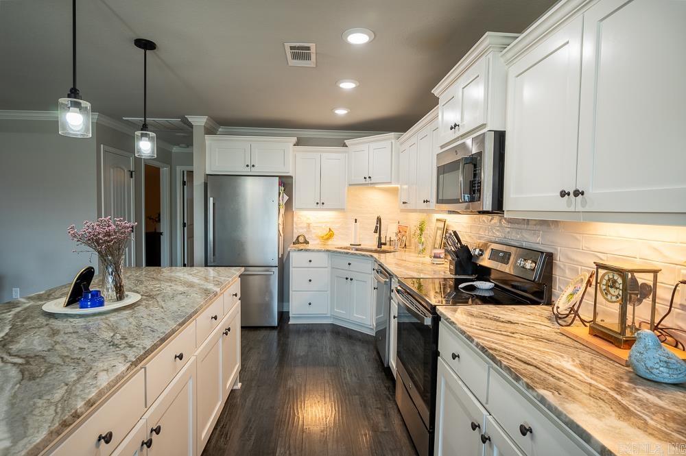 HERITAGE MEADOWS - Residential