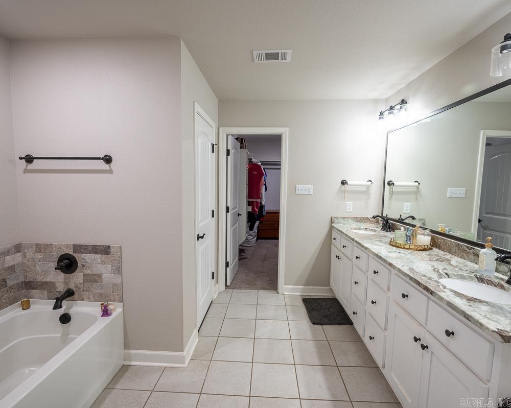 HERITAGE MEADOWS - Residential