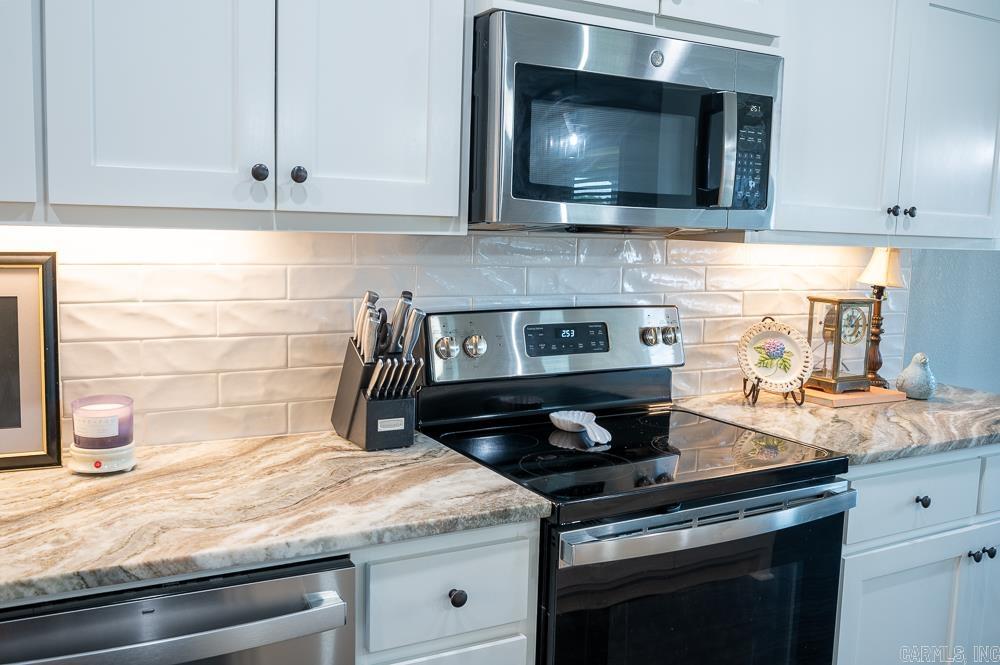 HERITAGE MEADOWS - Residential