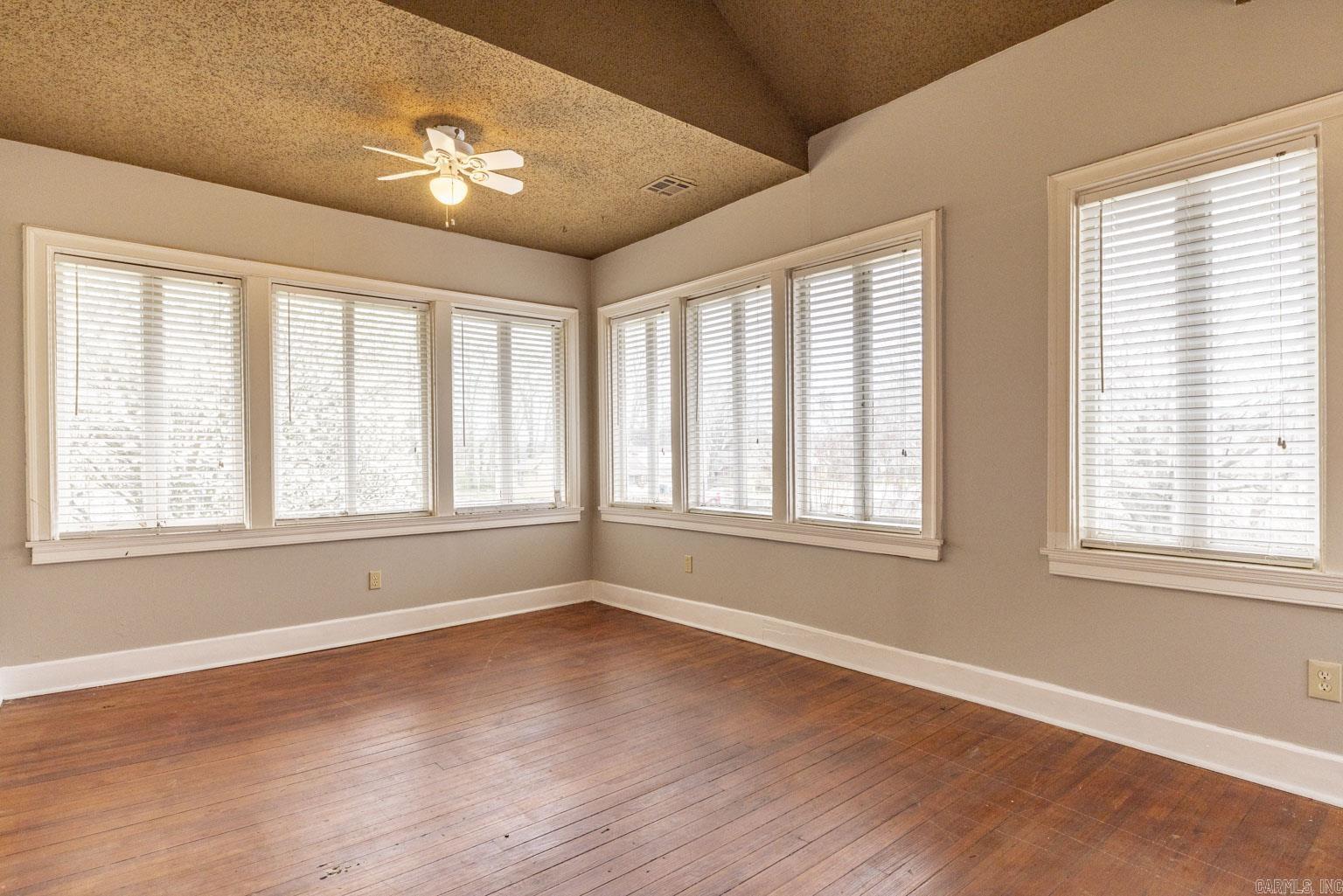 CITY OF LR L11 - Residential