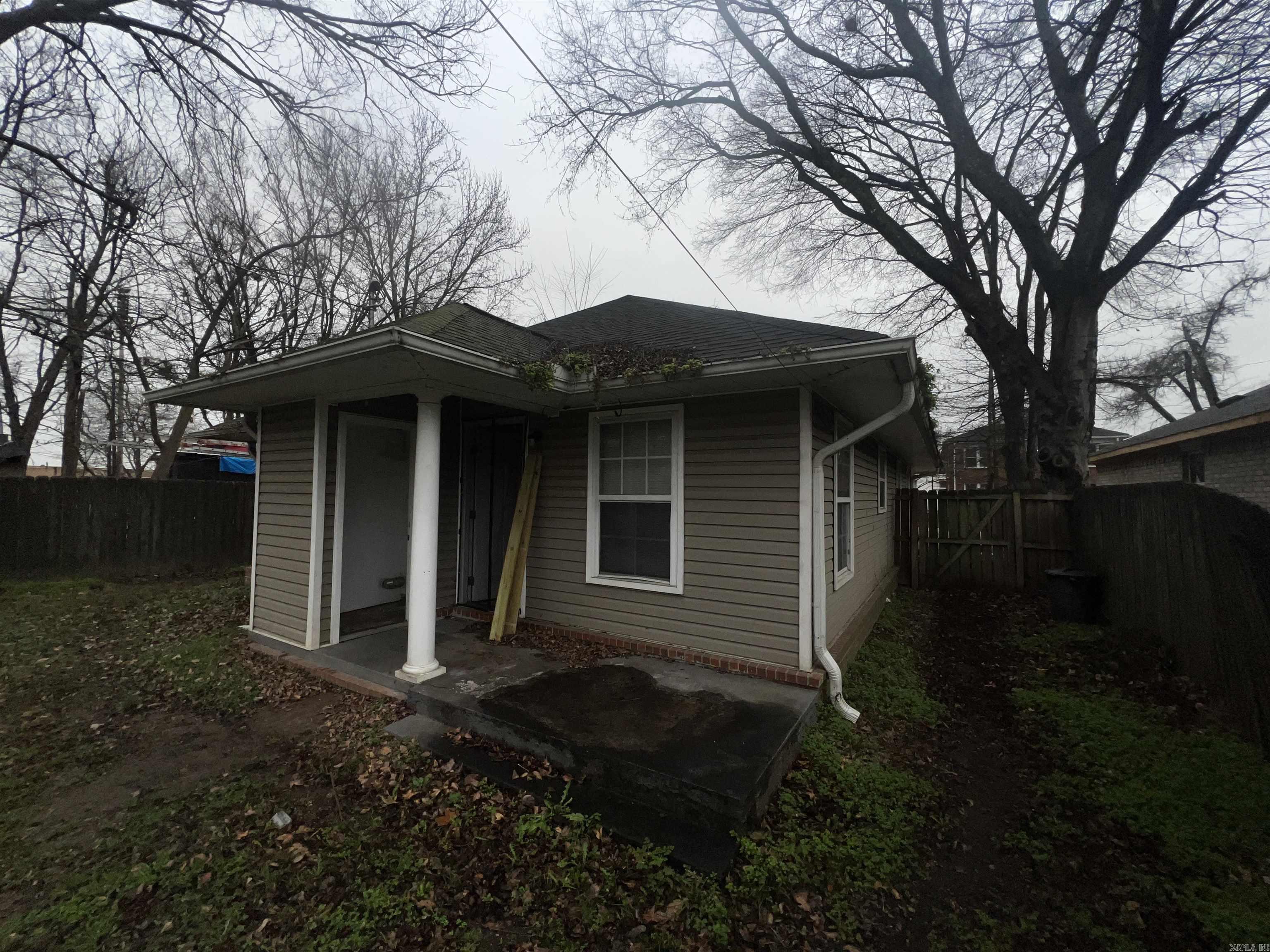 HOLTS INDUSTRIAL - Residential