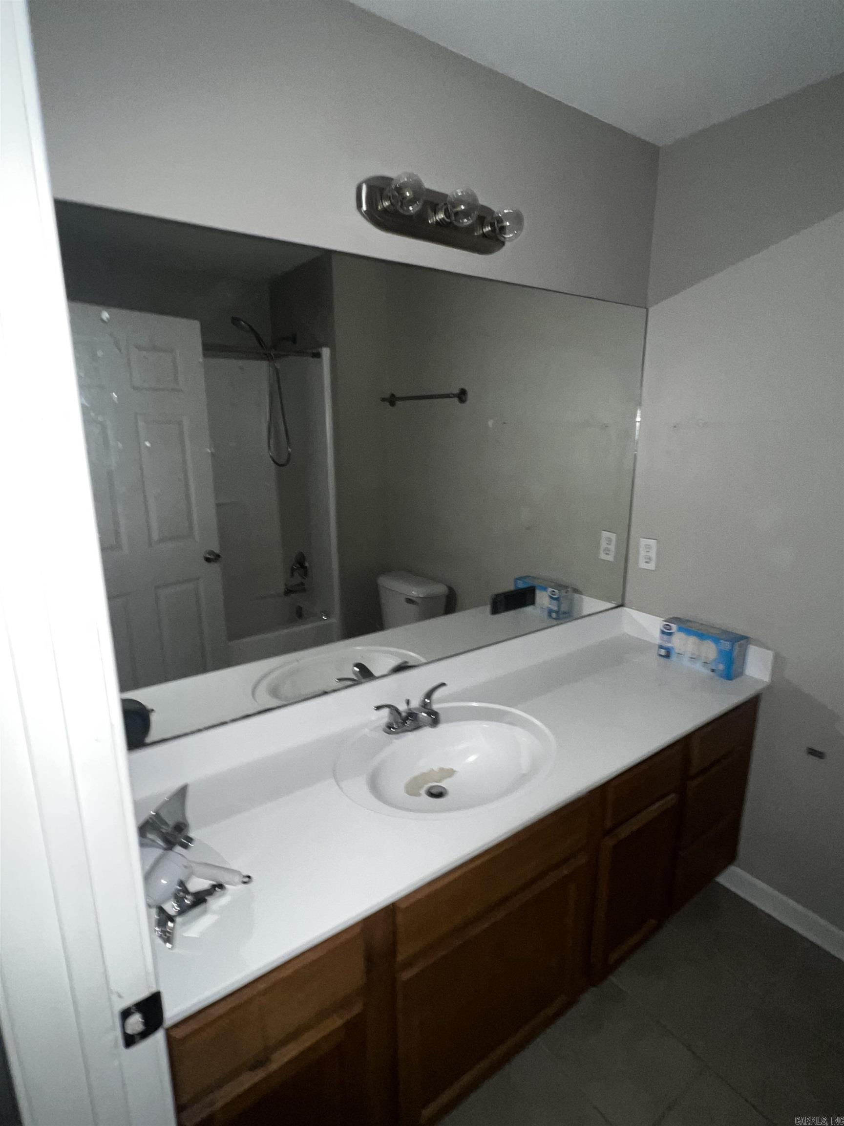 HOLTS INDUSTRIAL - Residential