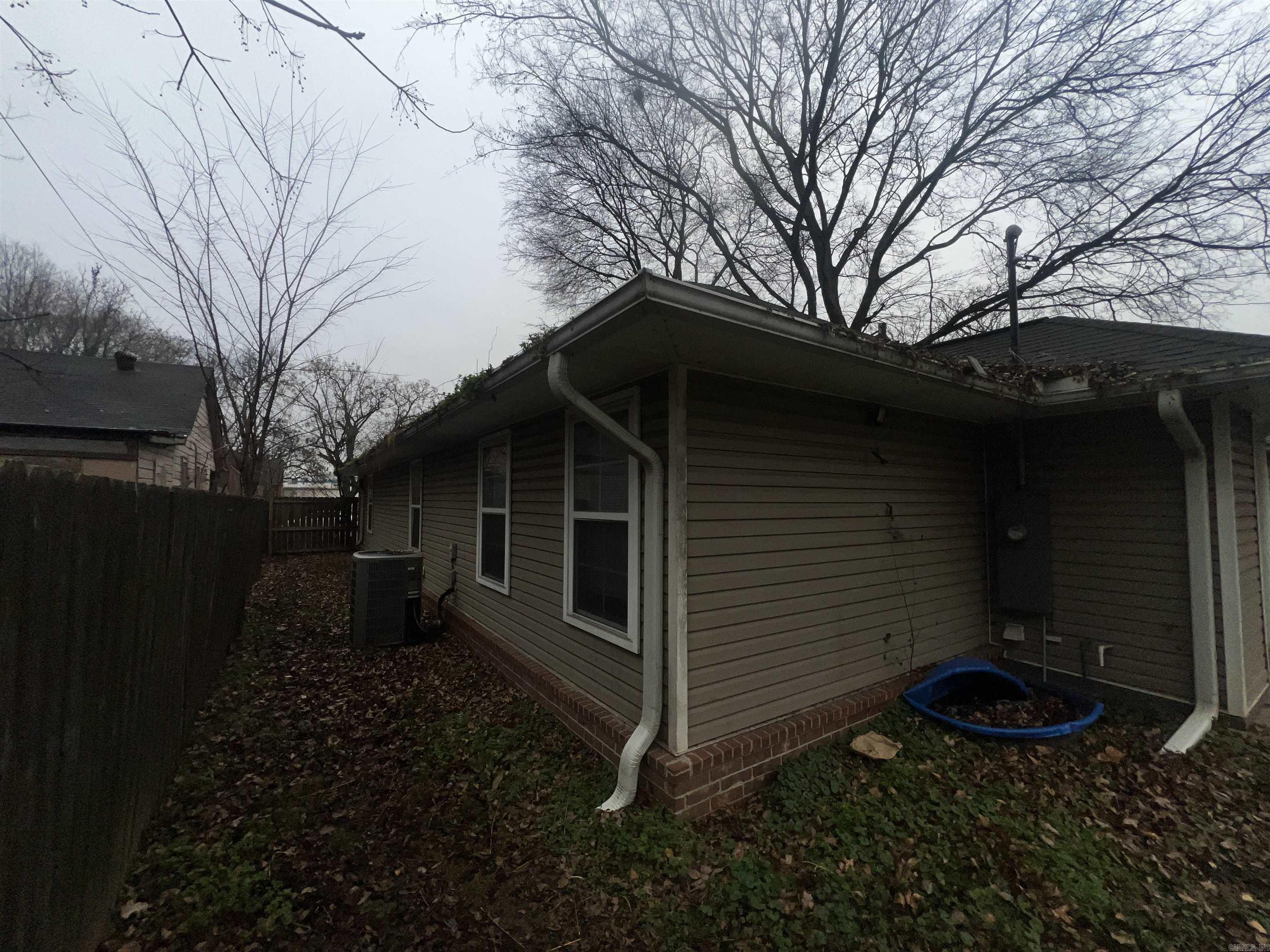 HOLTS INDUSTRIAL - Residential