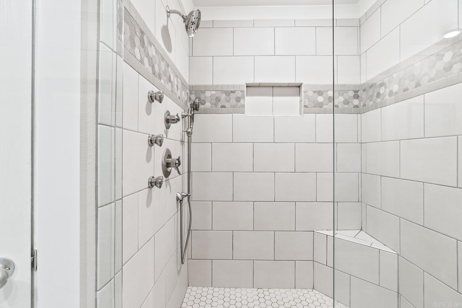 HICKORY CREEK - Residential