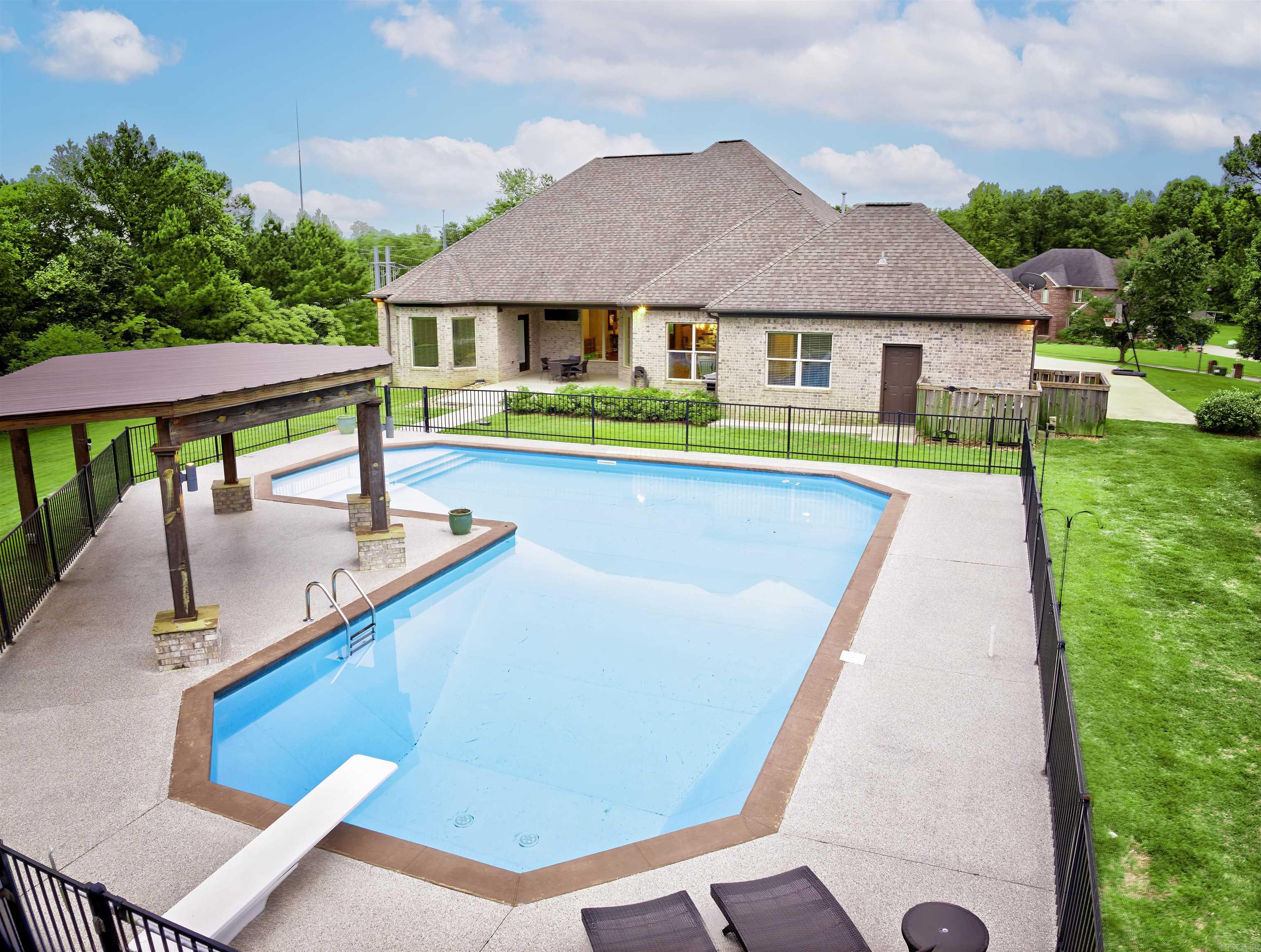 RIVER RIDGE ESTATES - Residential