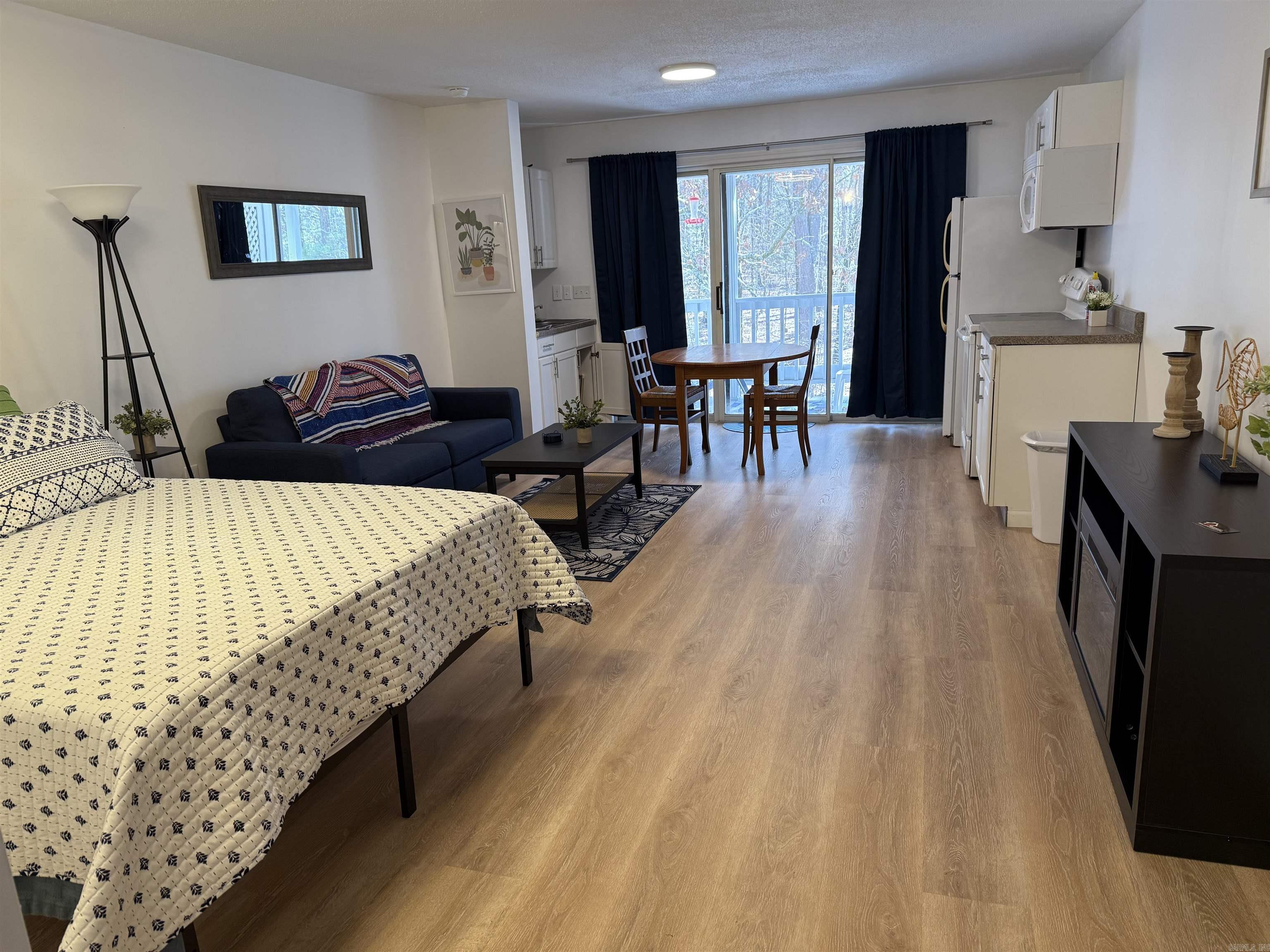 SUMMERHILL PLACE CONDOS - Residential