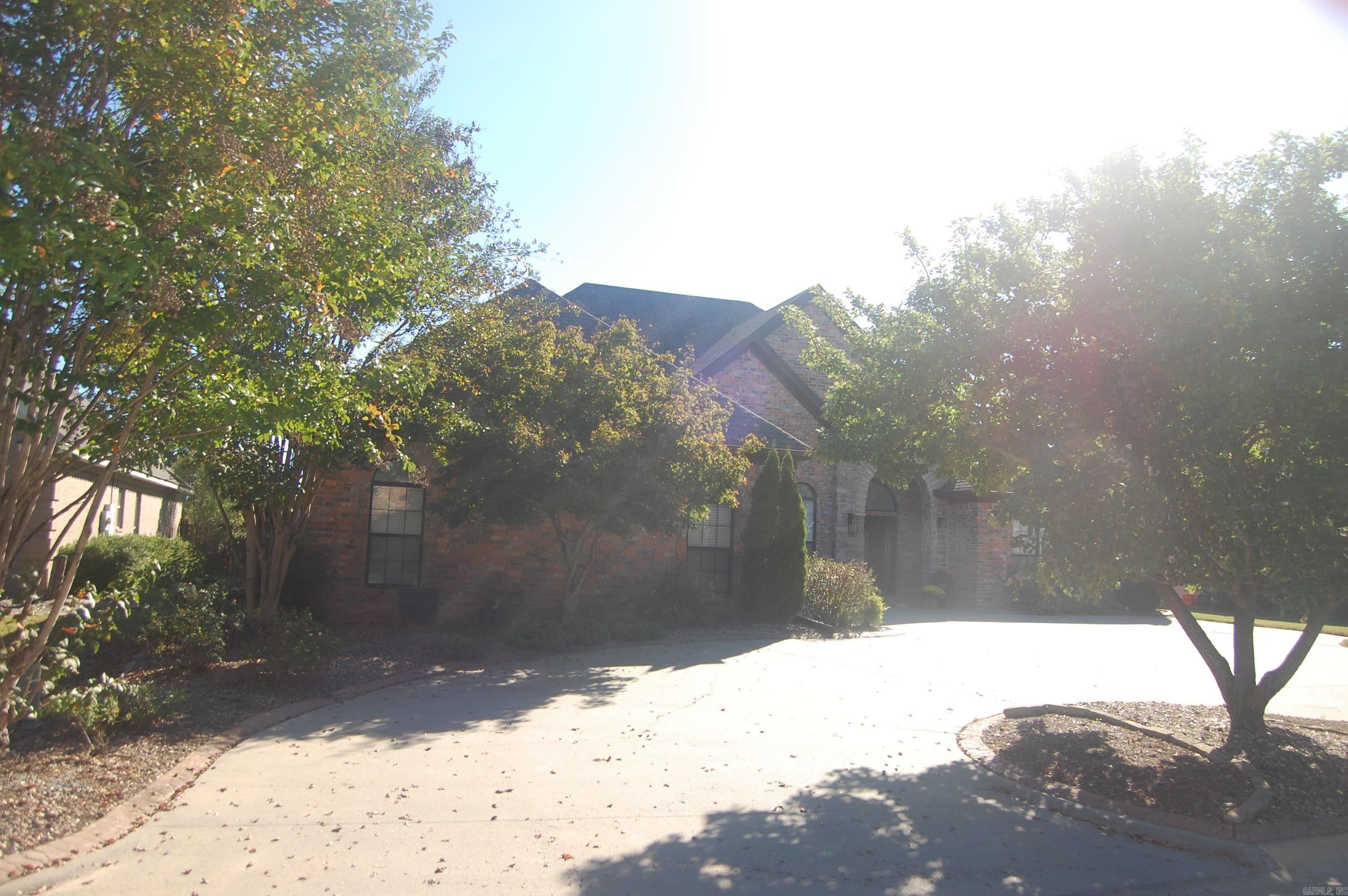 COUNTRY CLUB OF ARK THE - Residential