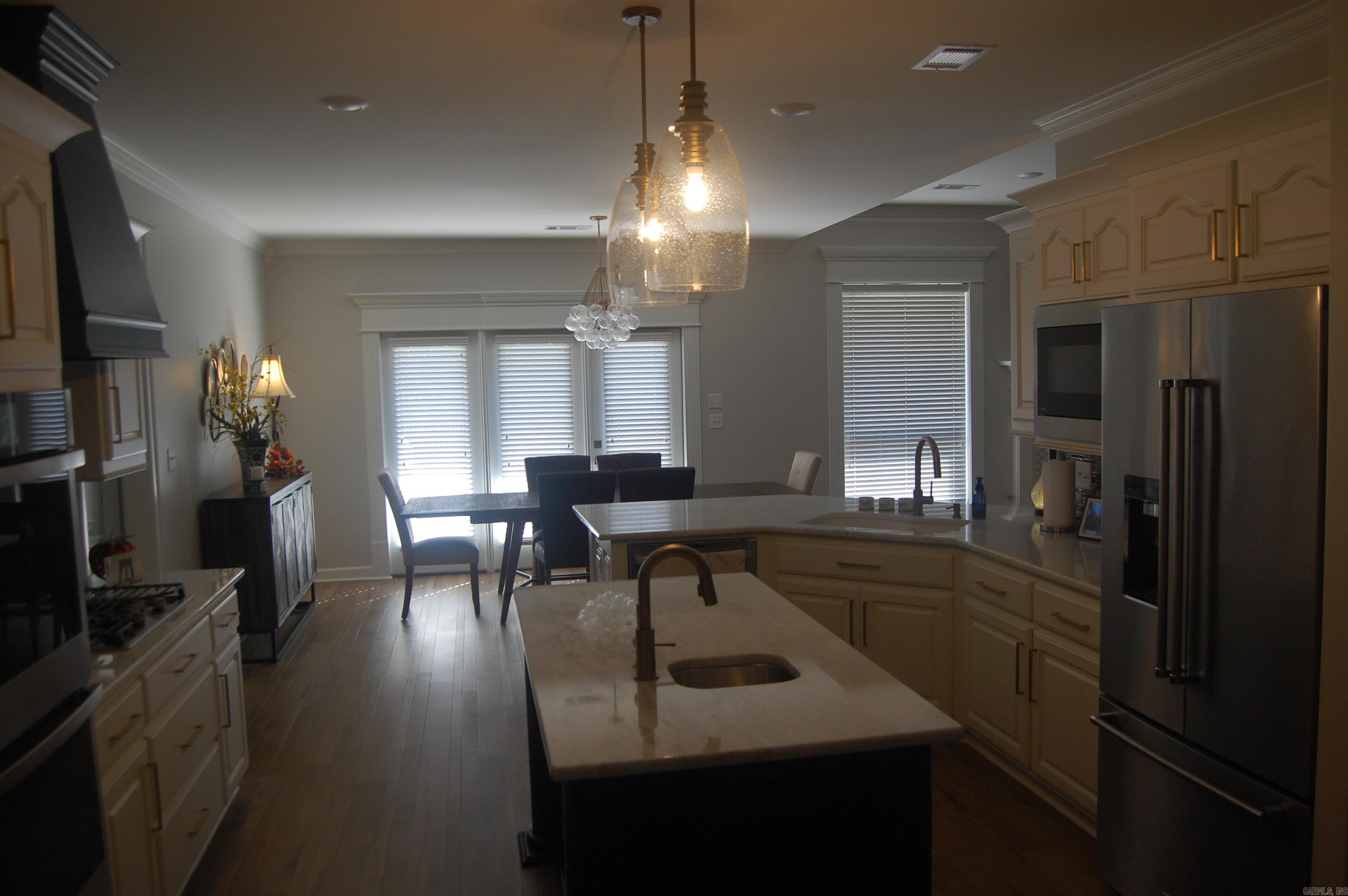 COUNTRY CLUB OF ARK THE - Residential