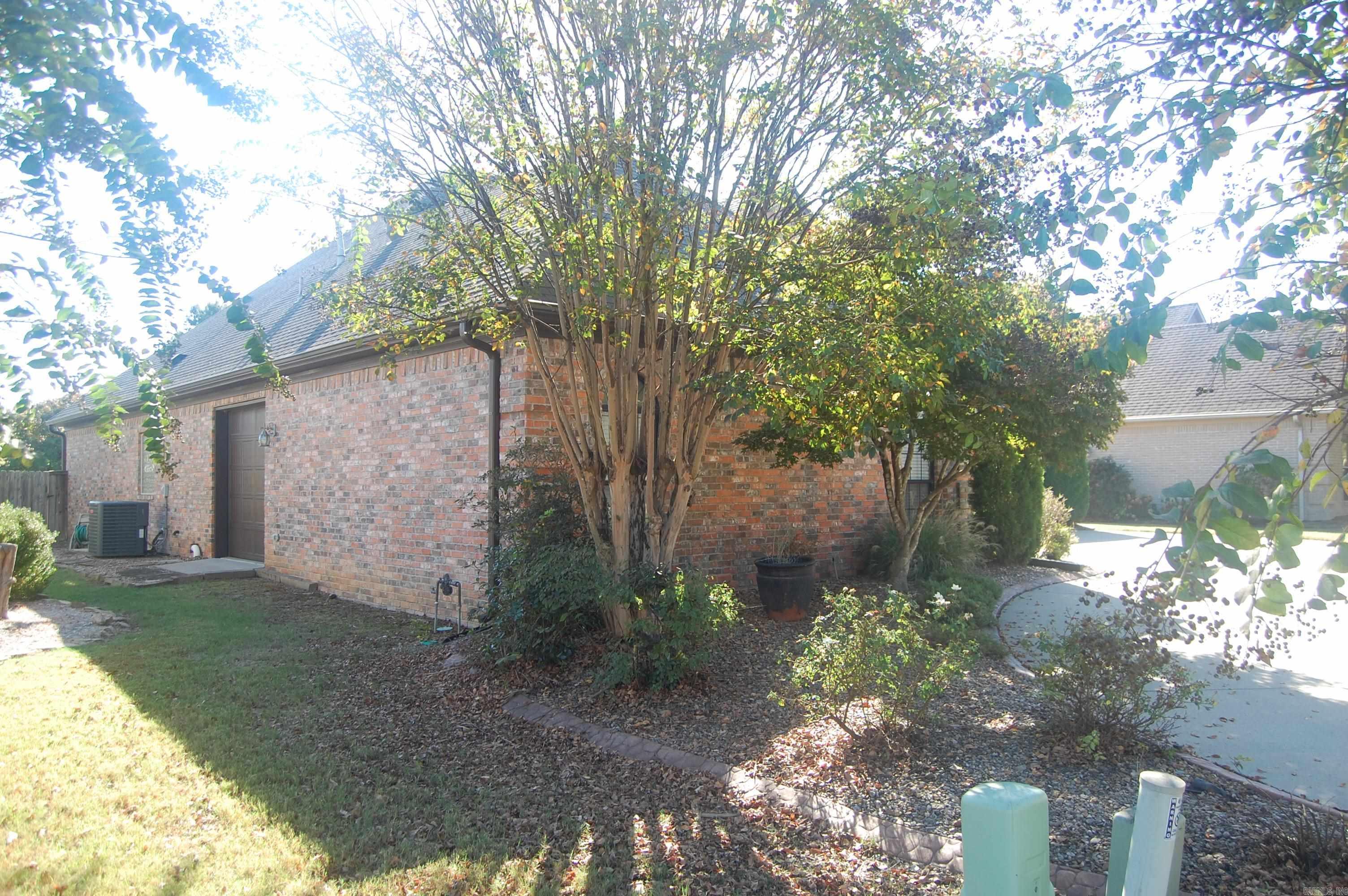 COUNTRY CLUB OF ARK THE - Residential