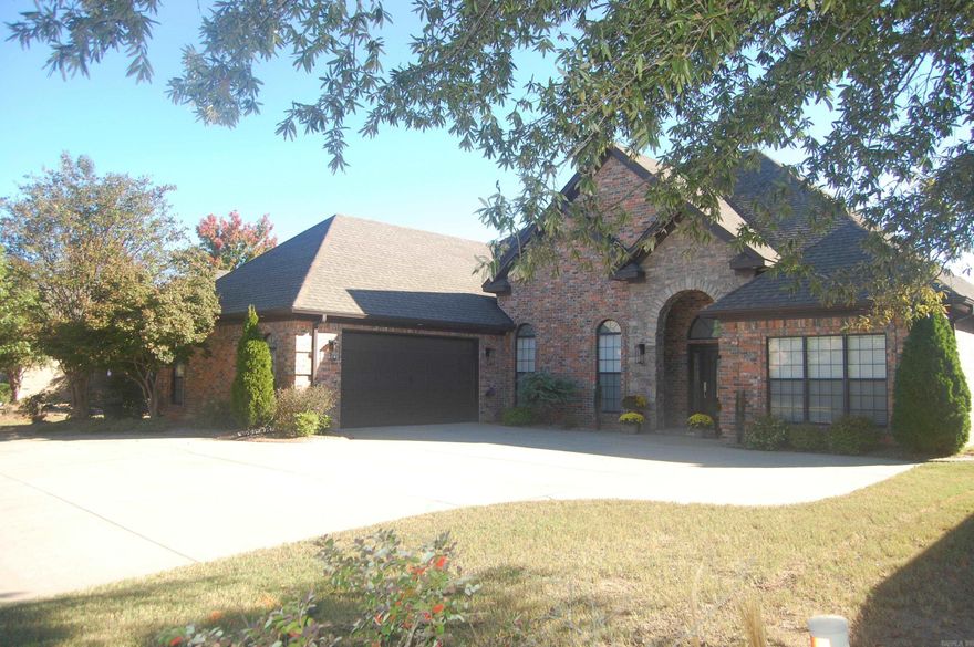 Beautiful home in the Country Club of Arkansas area of Maumelle, Quiet cul de-sac for walking, riding your bike etc. Home is move in ready, has been updated & well maintained by a one homeowner. Seller is Licensed real estate agent & licensed home builder.